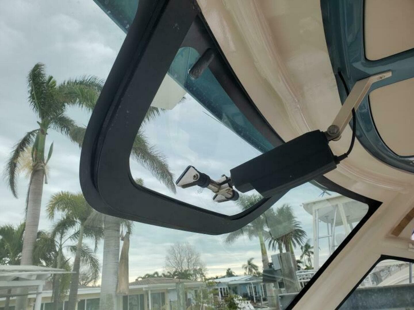 2018 Grady-White 330 Express — photo 23