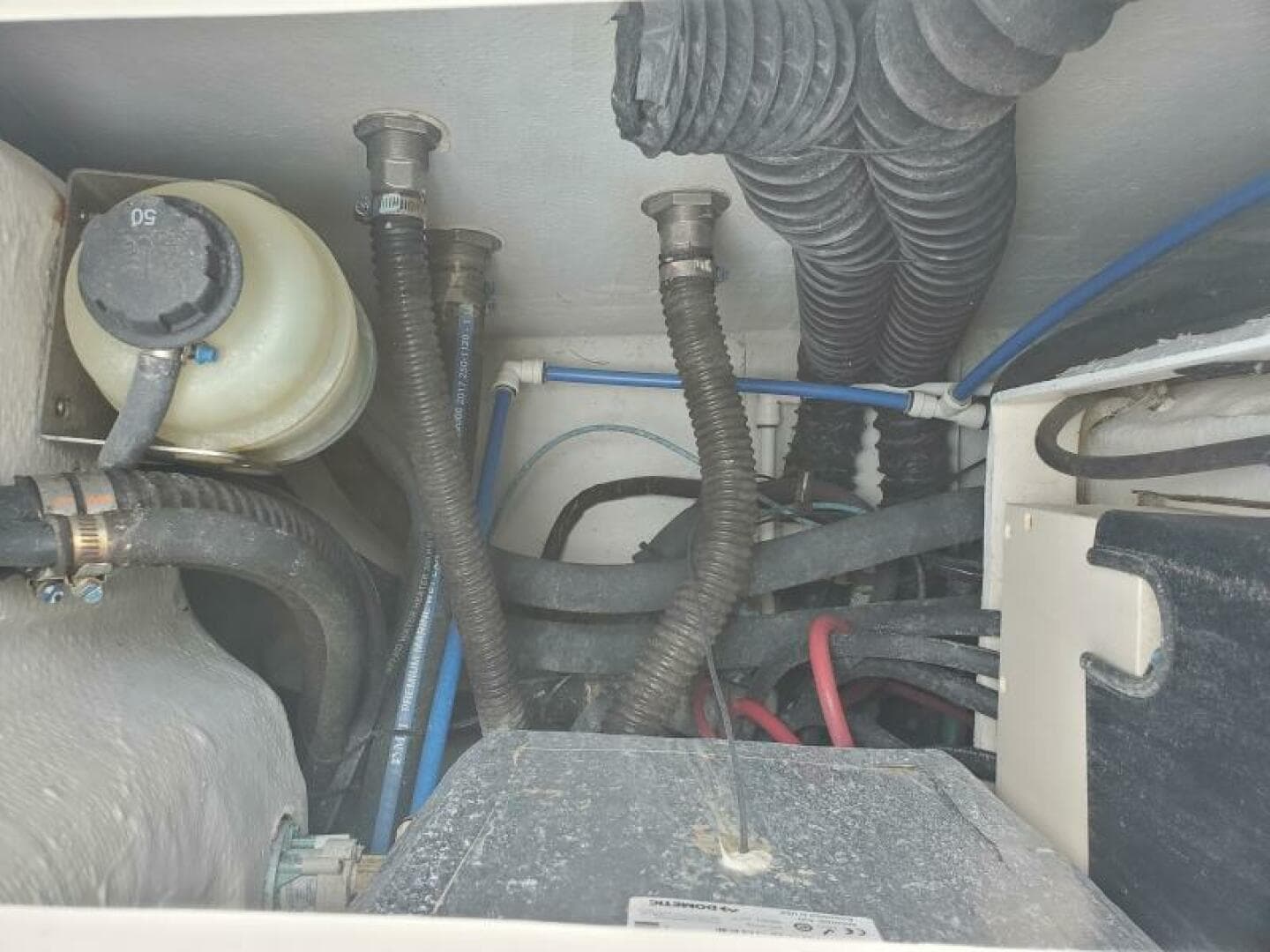 2018 Grady-White 330 Express — photo 46