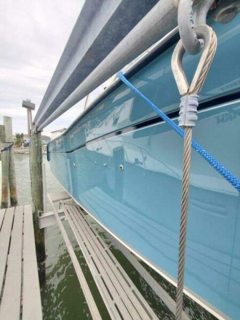 2018 Grady-White 330 Express — photo 4