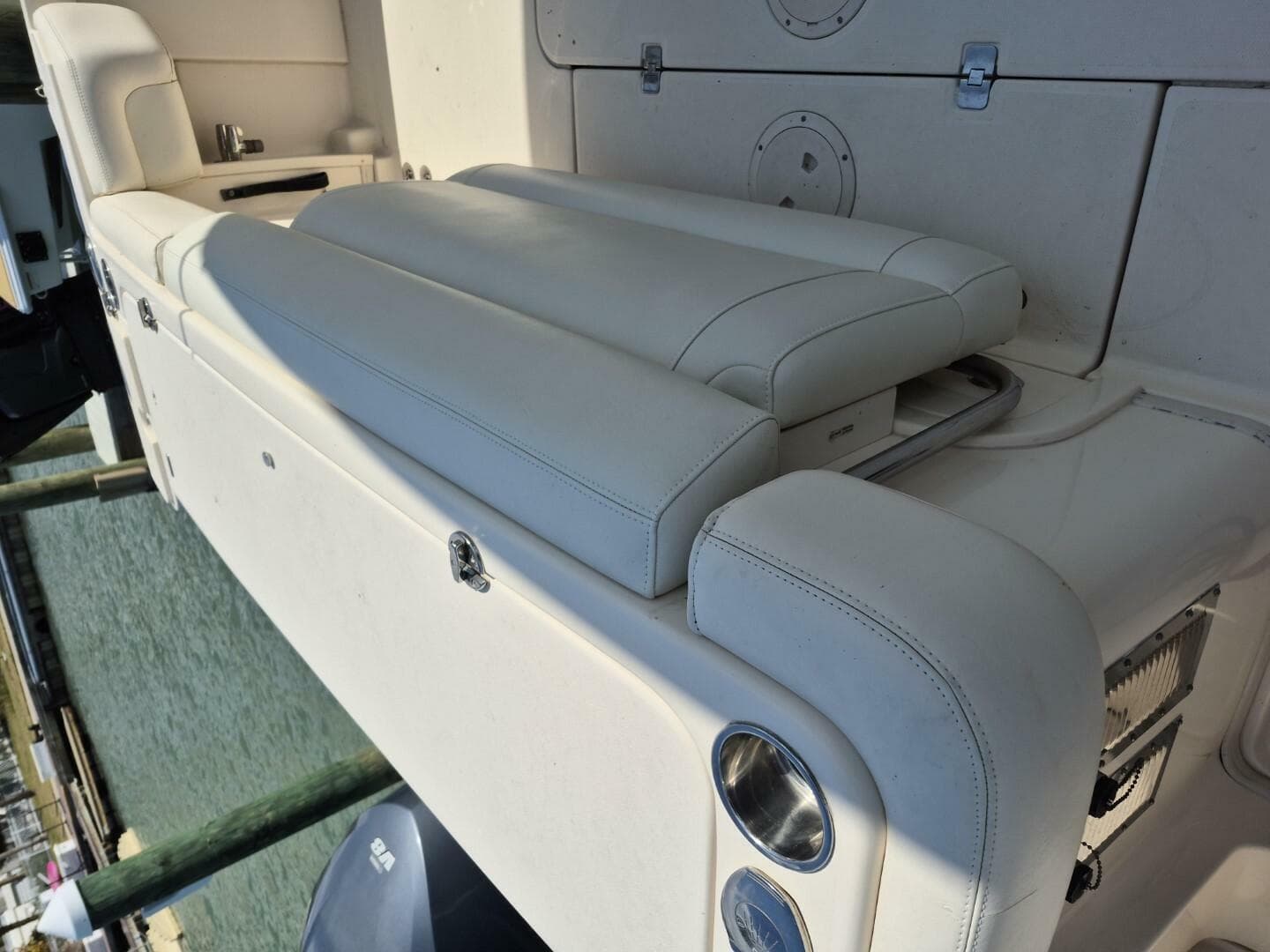 2018 Grady-White 330 Express — photo 73