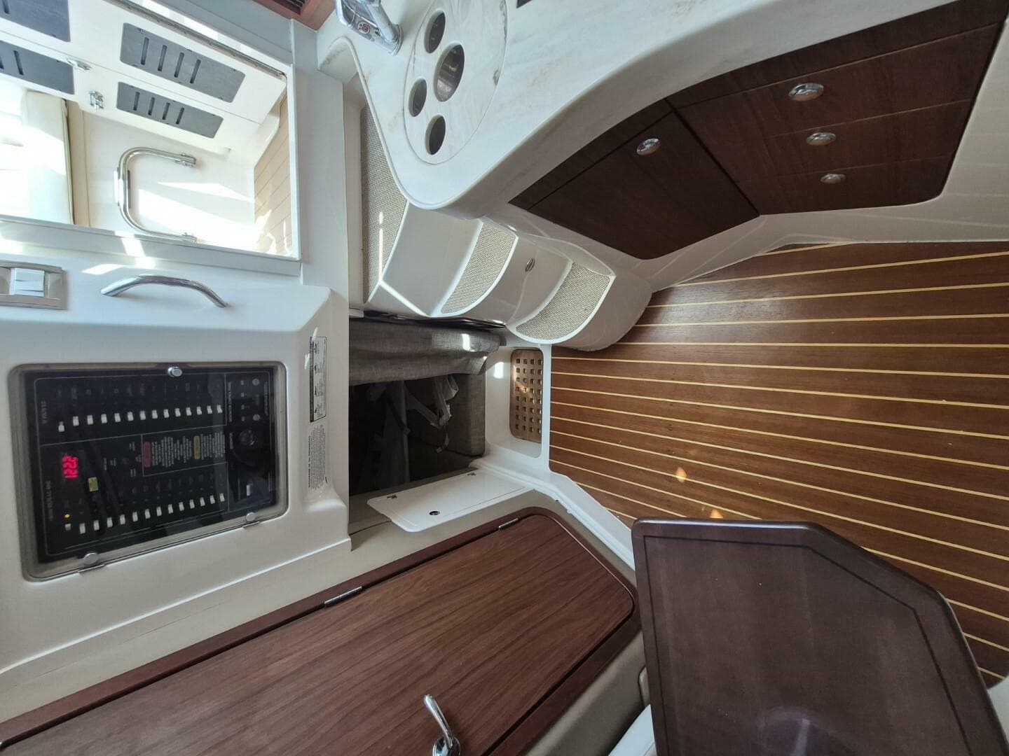 2018 Grady-White 330 Express — photo 83