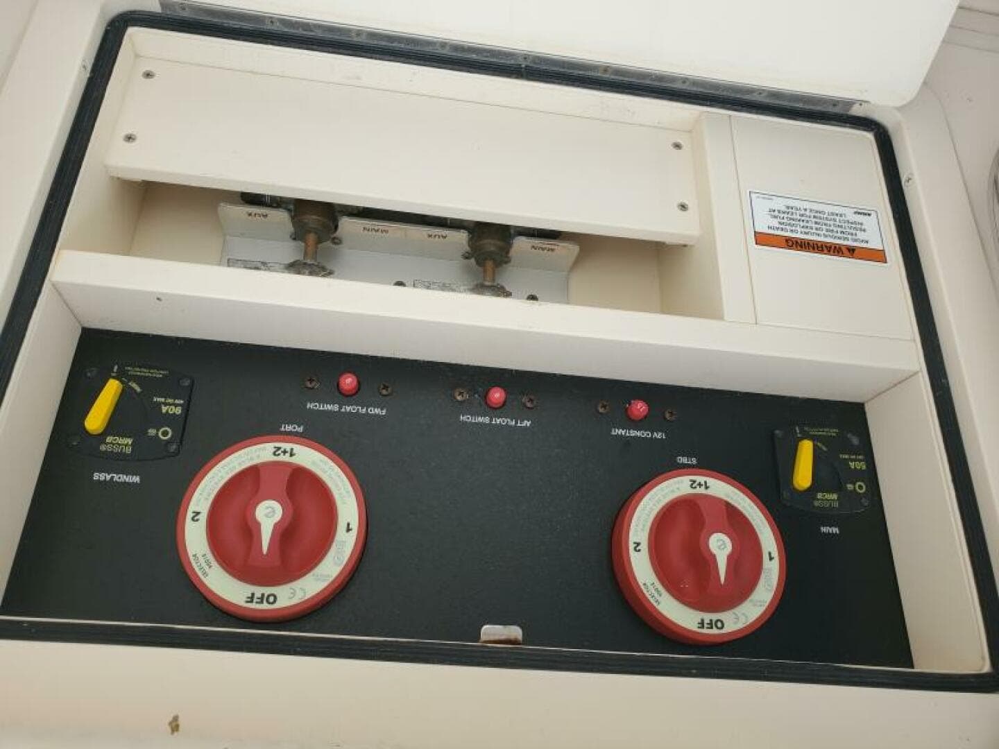 2018 Grady-White 330 Express — photo 47