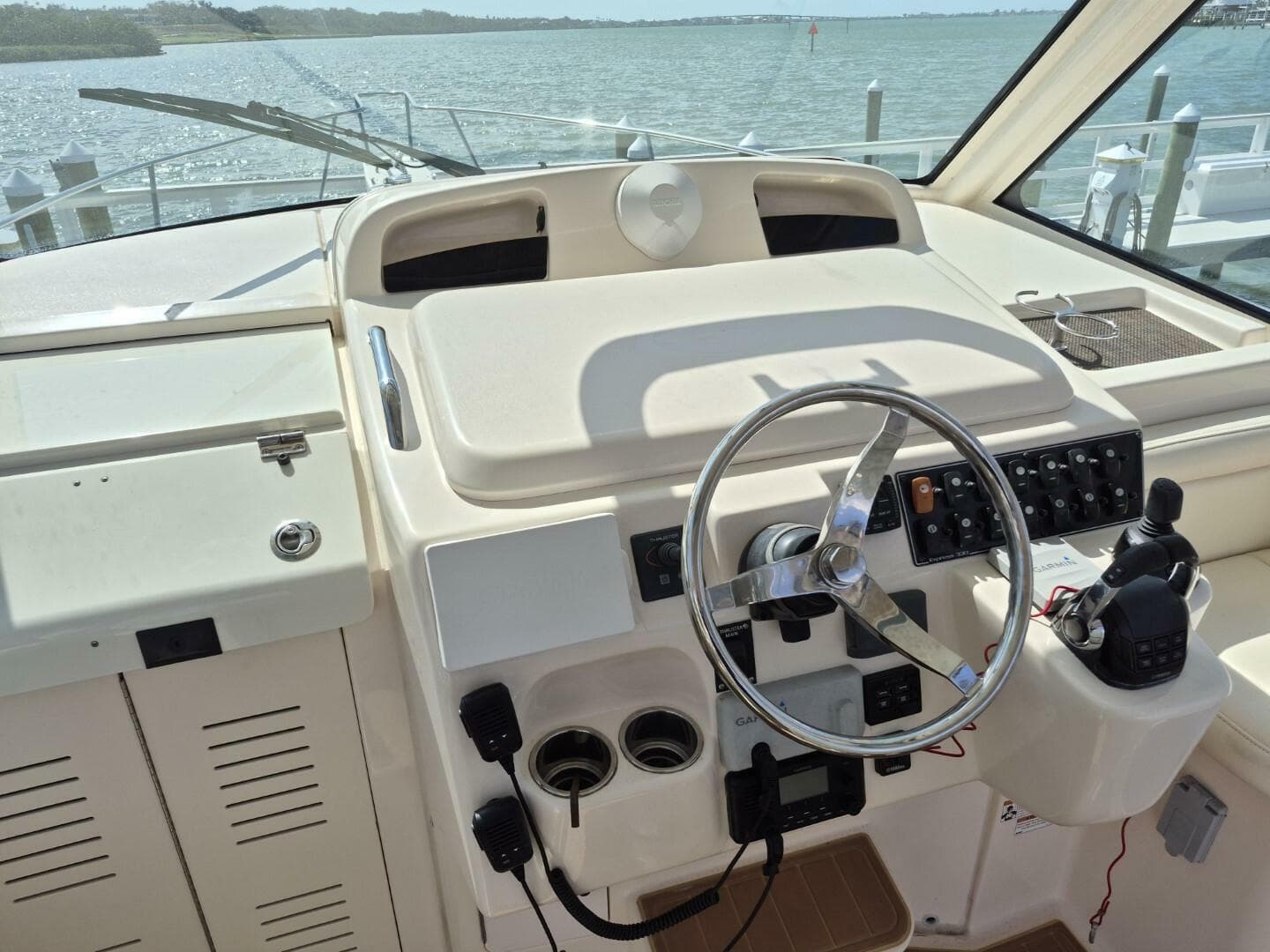 2018 Grady-White 330 Express — photo 87