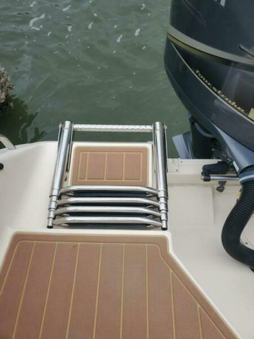 2018 Grady-White 330 Express — photo 37