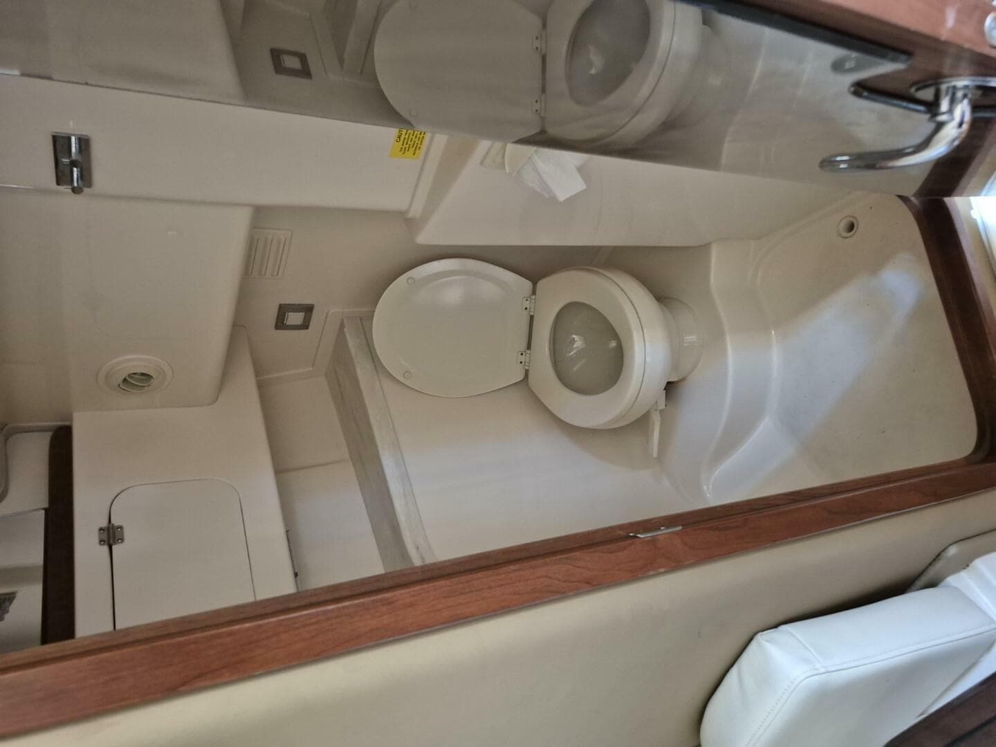 2018 Grady-White 330 Express — photo 80