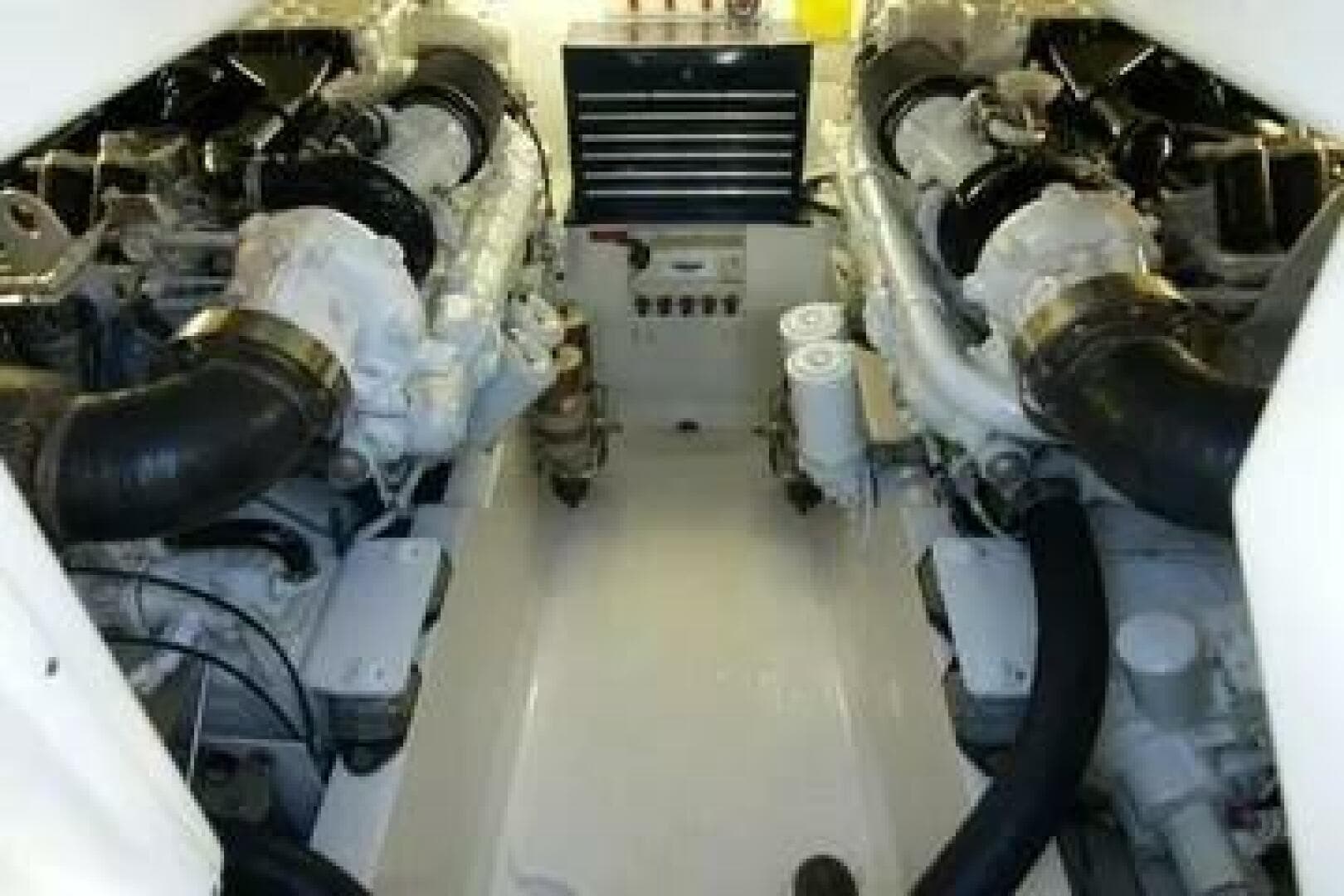 2002 Cabo 45 Express — photo 31