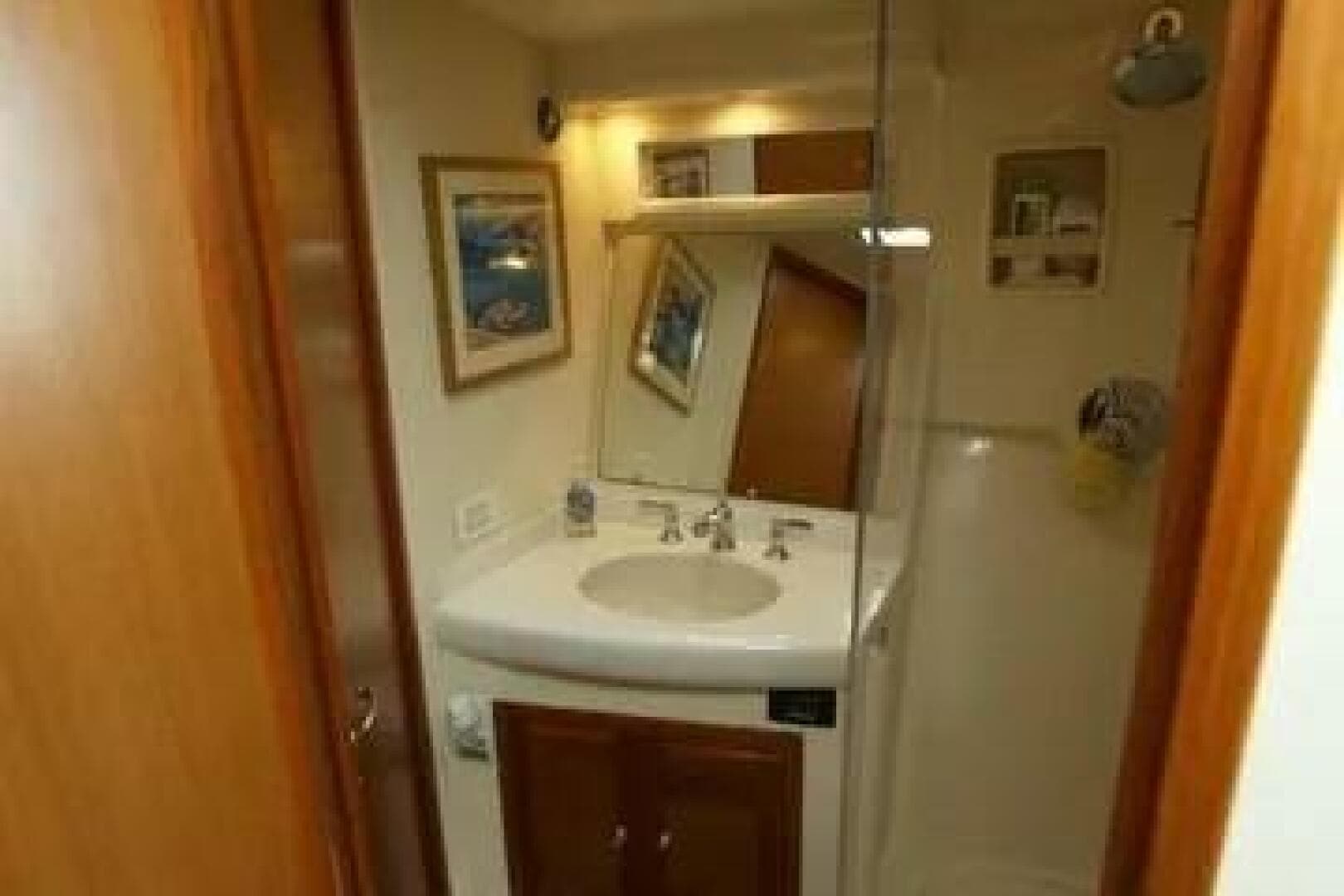 2002 Cabo 45 Express — photo 28