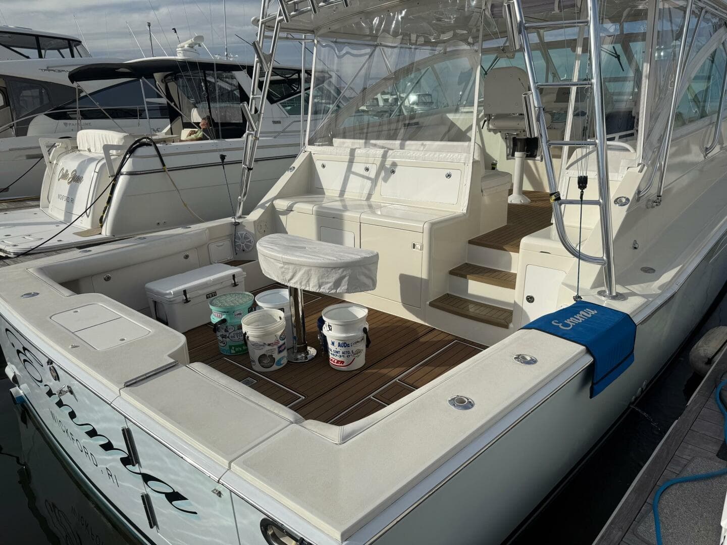 2002 Cabo 45 Express — photo 18