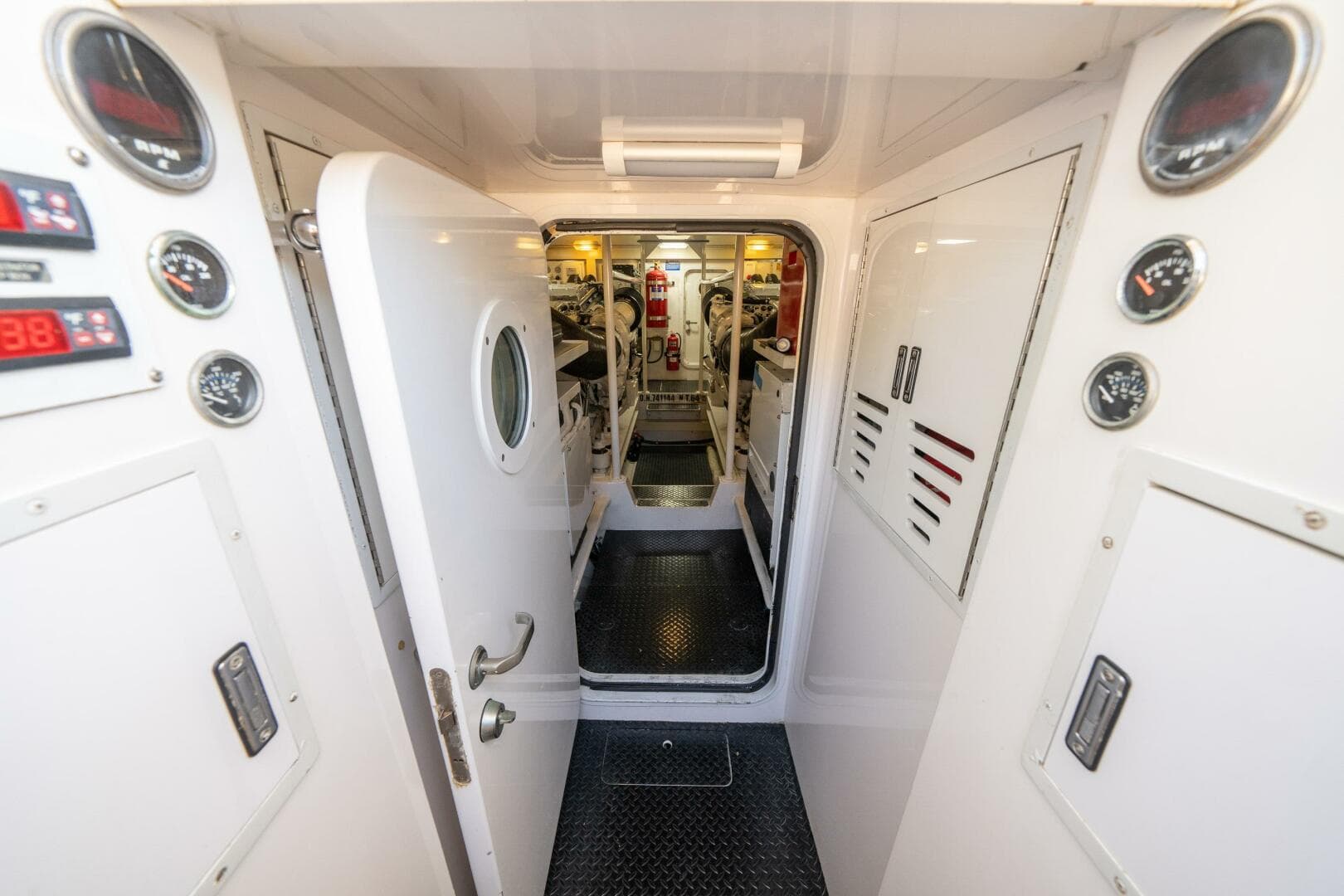 2006 Viking 68 Convertible — photo 70