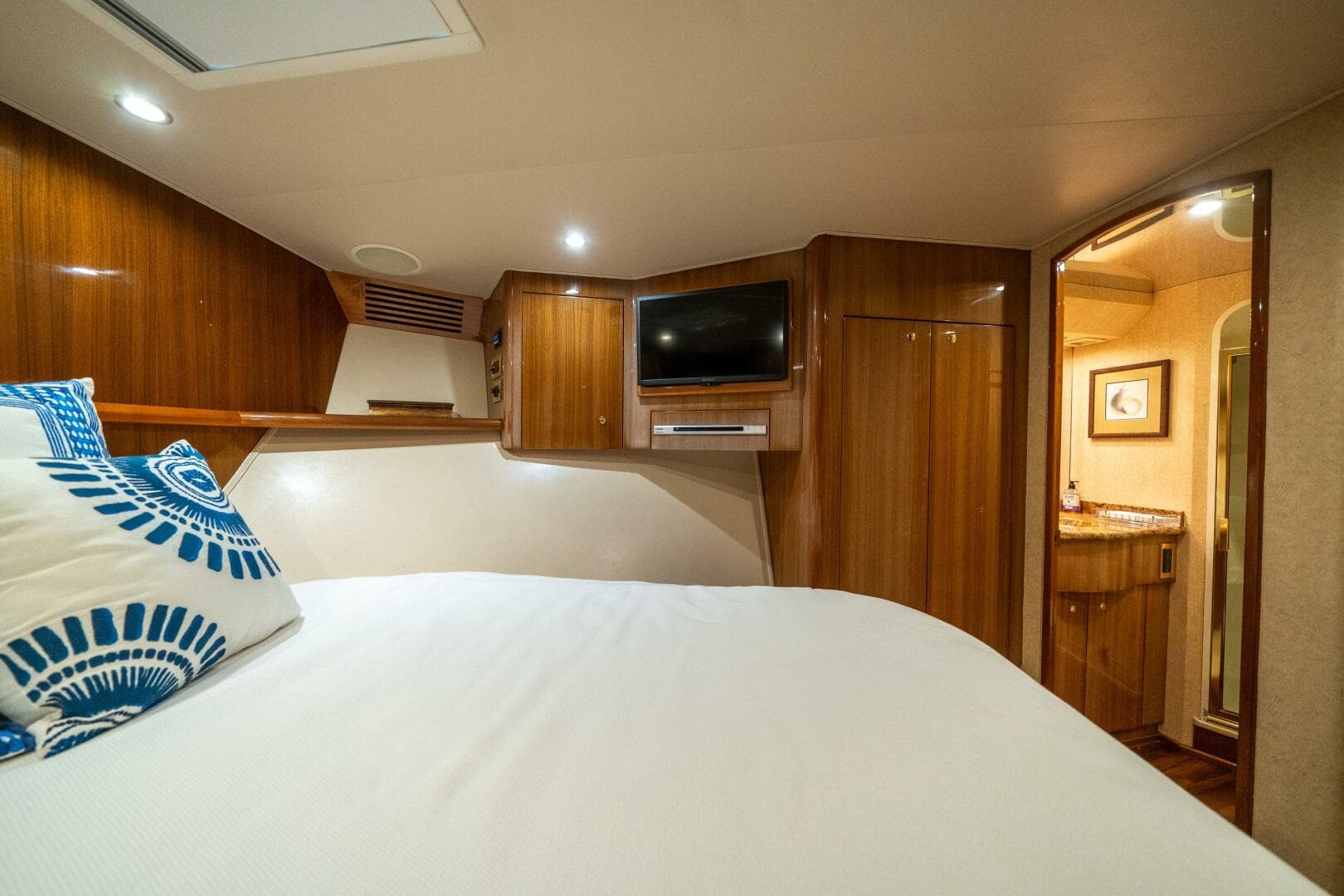 2006 Viking 68 Convertible — photo 38