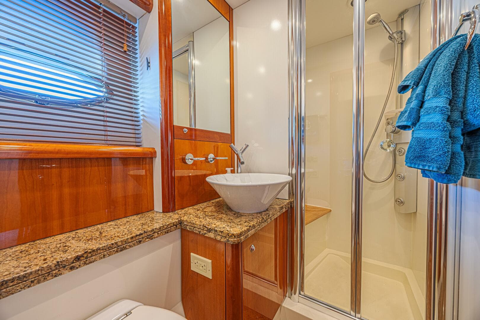 2006 Sunseeker 75 Yacht — photo 38