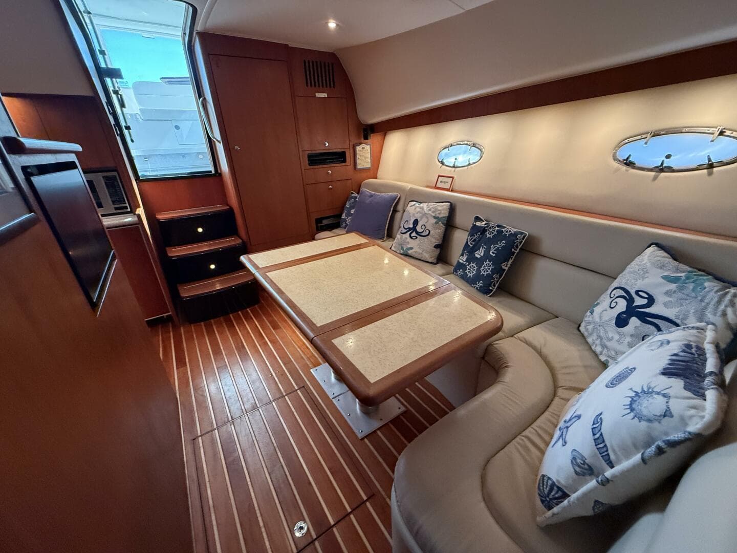 2004 Tiara Yachts 4200 Open — photo 10