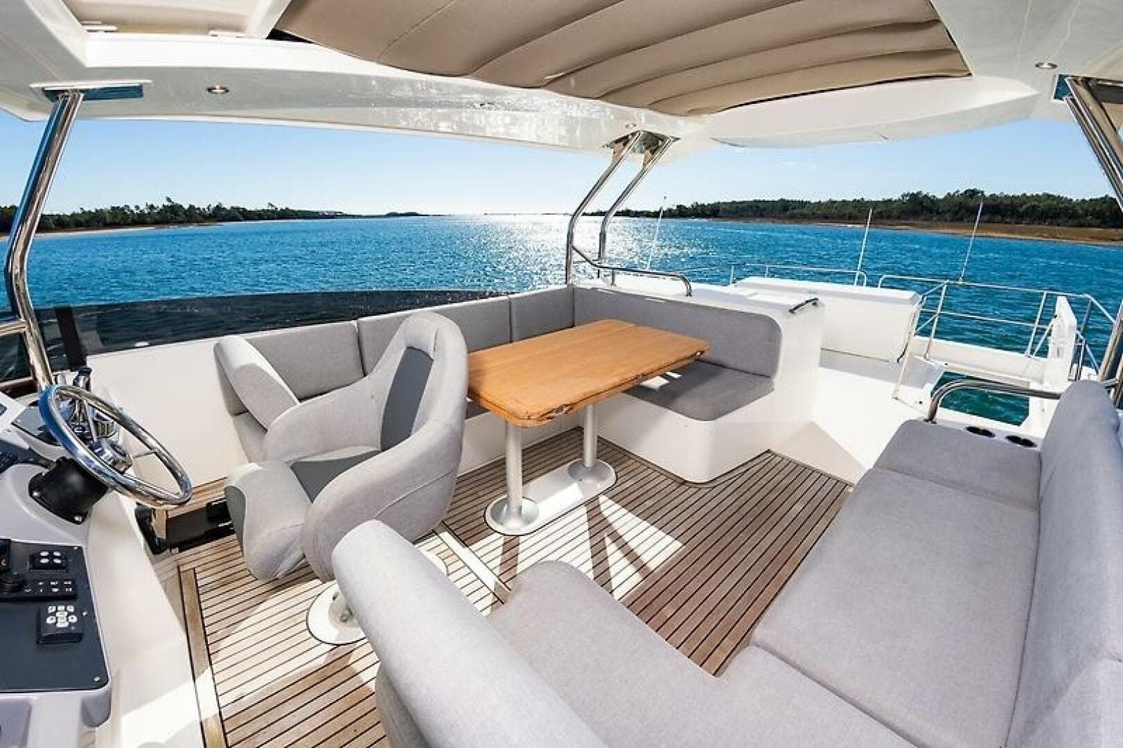 2022 Beneteau Swift Trawler — photo 15