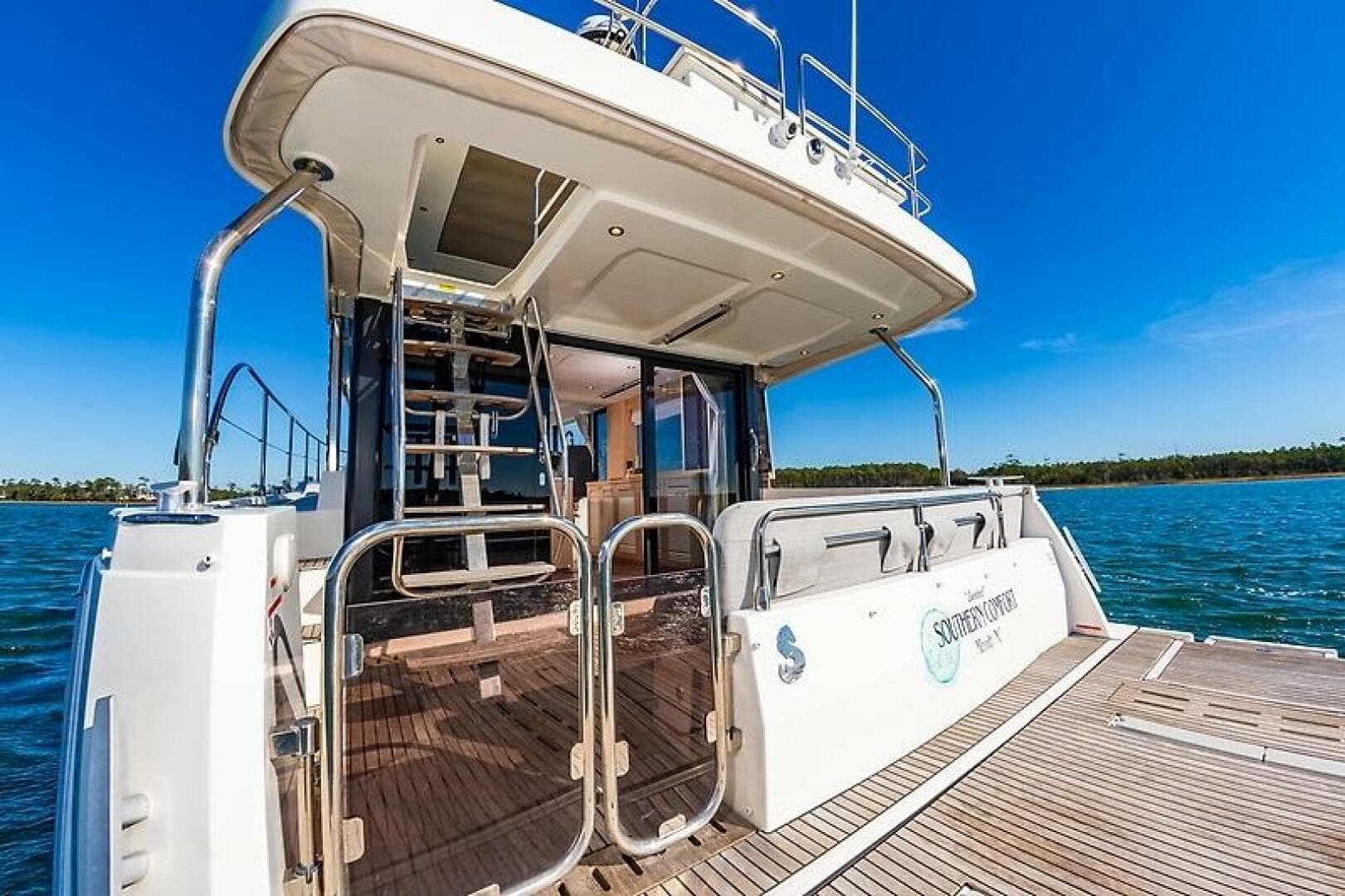 2022 Beneteau Swift Trawler — photo 9