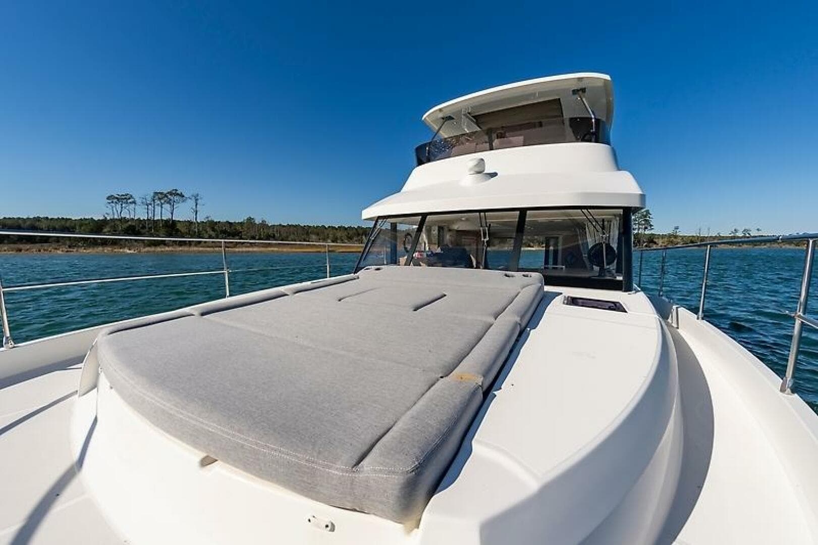 2022 Beneteau Swift Trawler — photo 19