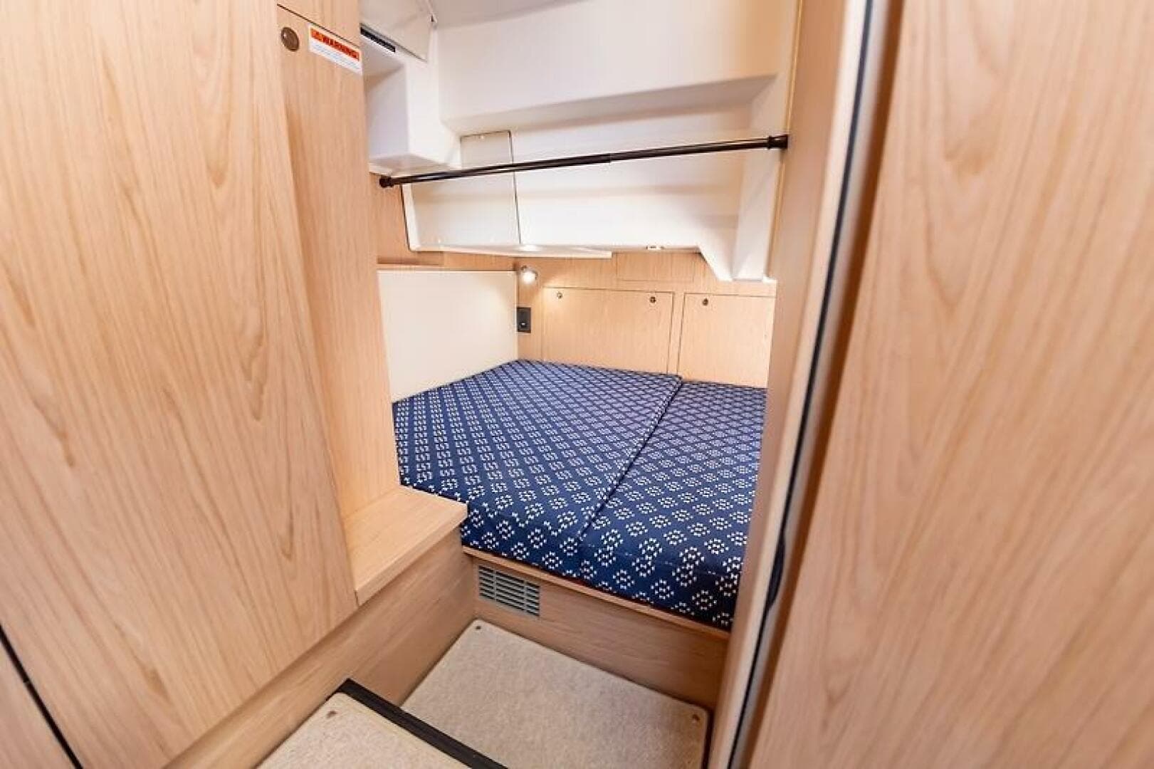 2022 Beneteau Swift Trawler — photo 47