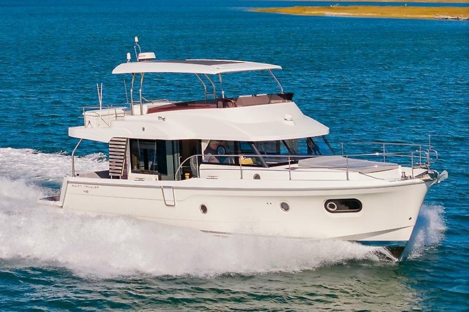 2022 Beneteau Swift Trawler — photo 7