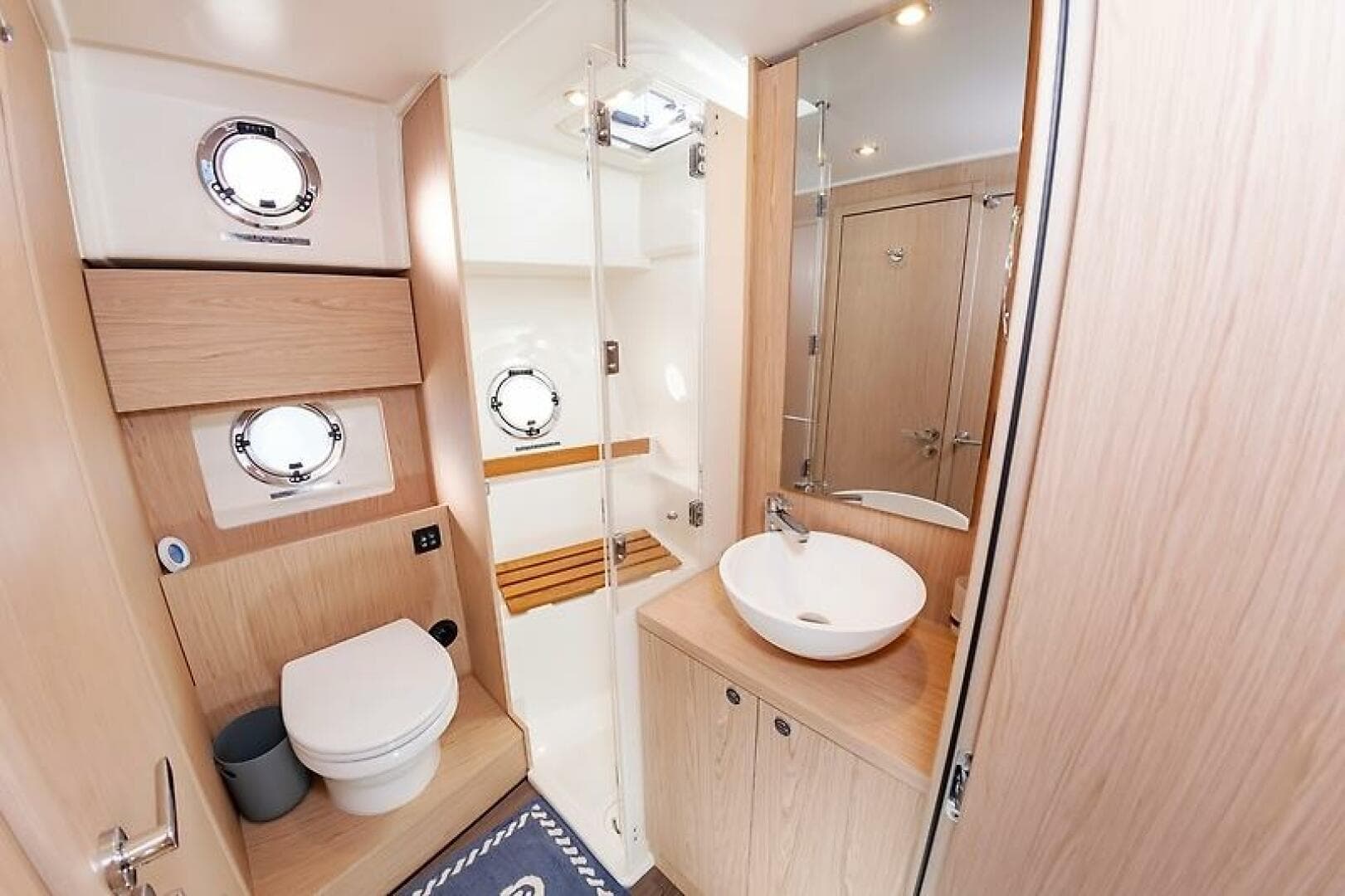 2022 Beneteau Swift Trawler — photo 44