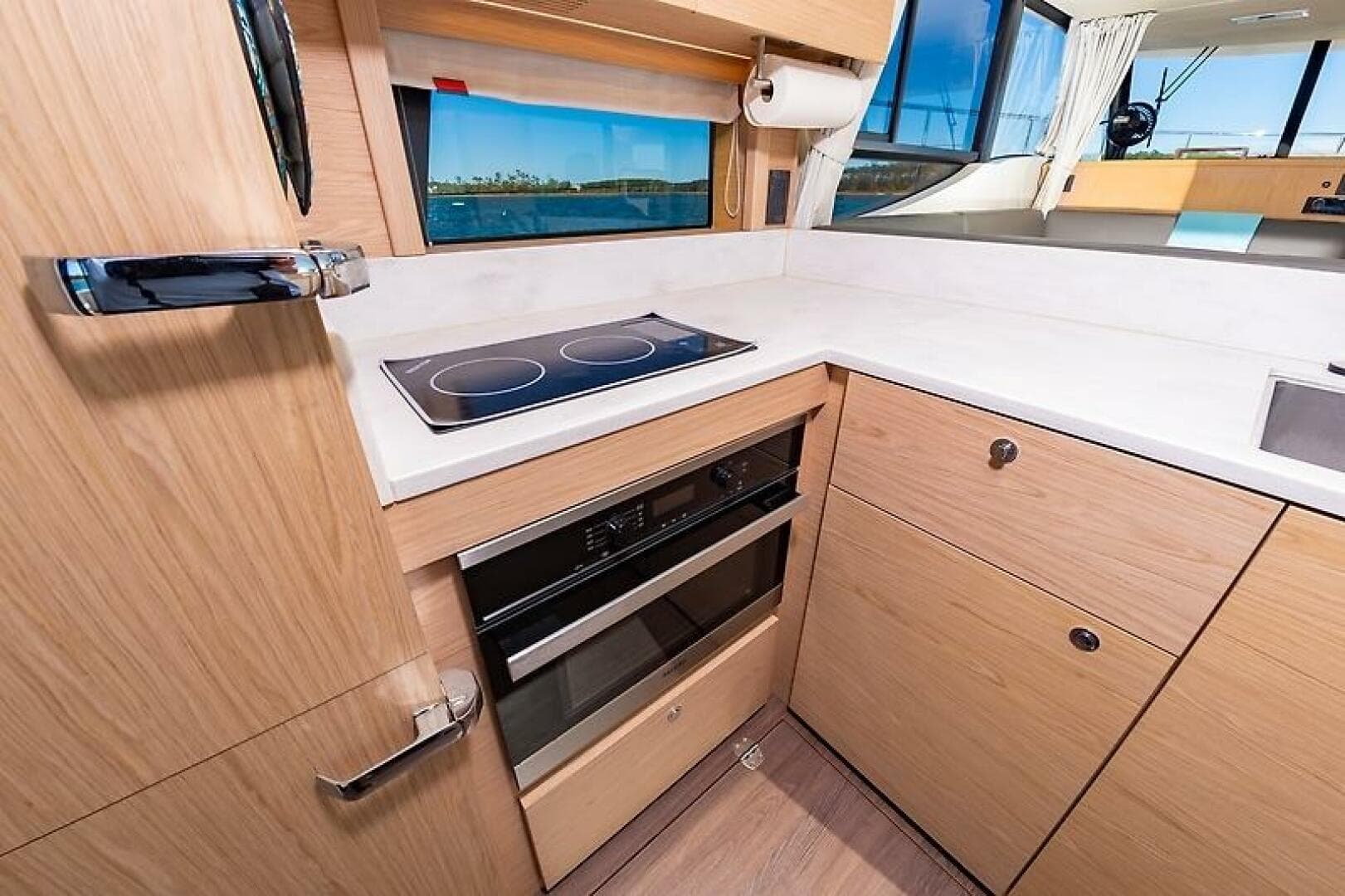 2022 Beneteau Swift Trawler — photo 24