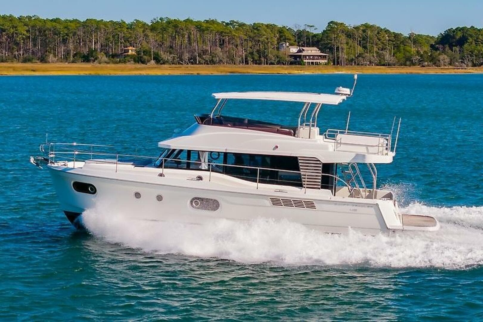 2022 Beneteau Swift Trawler — photo 71