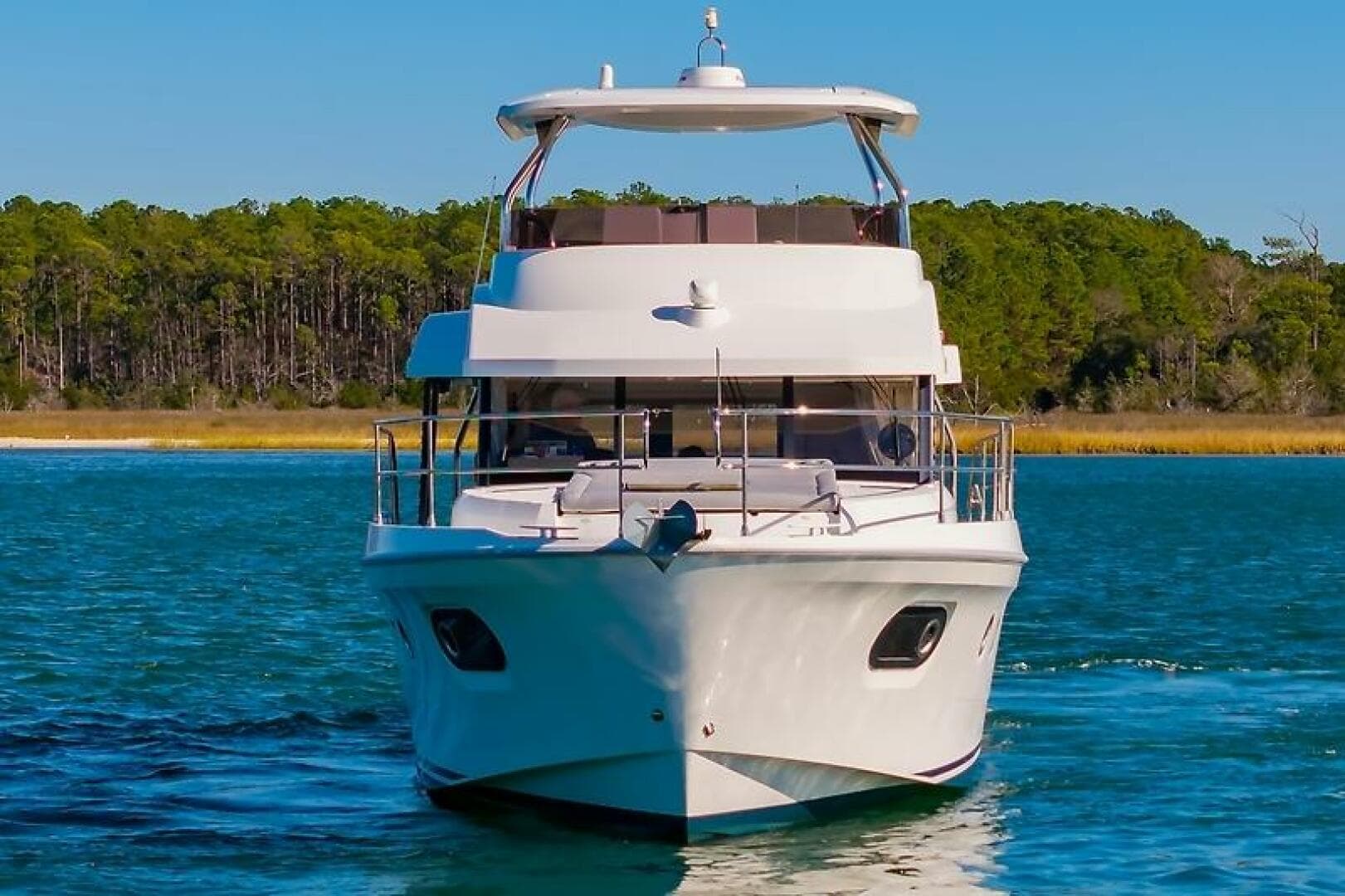 2022 Beneteau Swift Trawler — photo 4