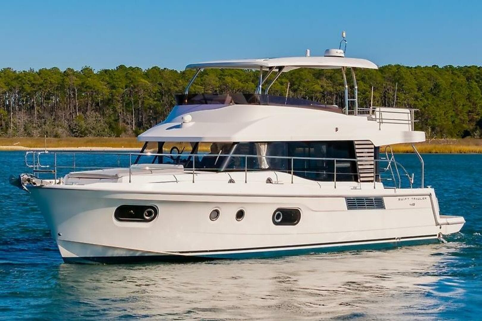 2022 Beneteau Swift Trawler — photo 5