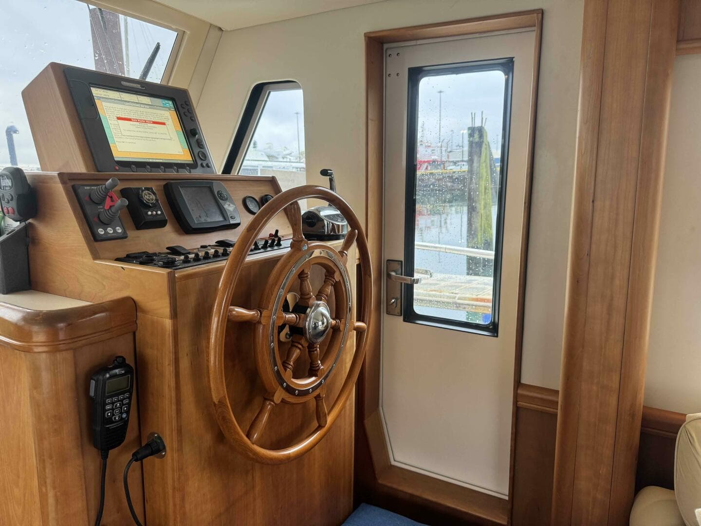 2006 Mainship — photo 13