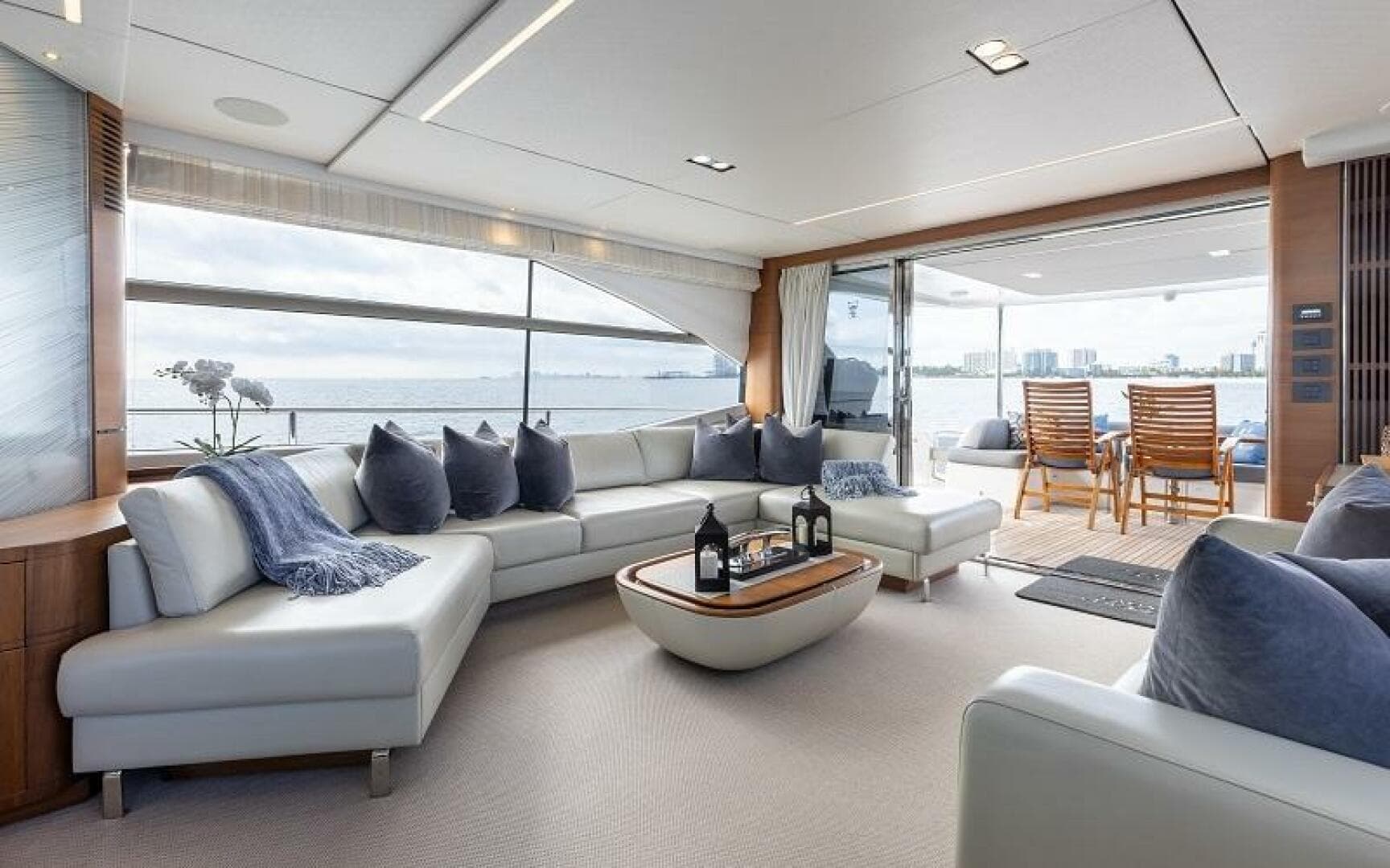 2017 Princess 75 — photo 4