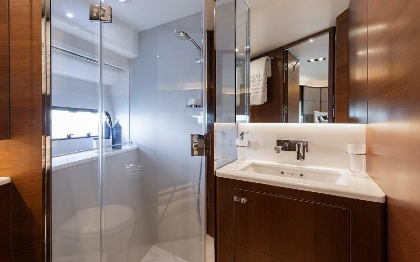 2017 Princess 75 — photo 14