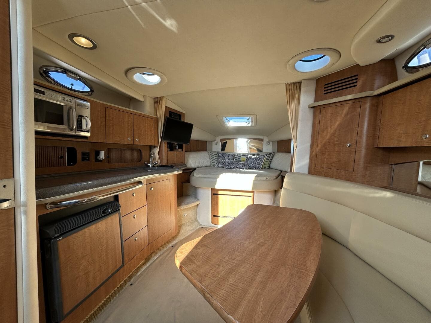 2006 Sea Ray 320 Sundancer — photo 10