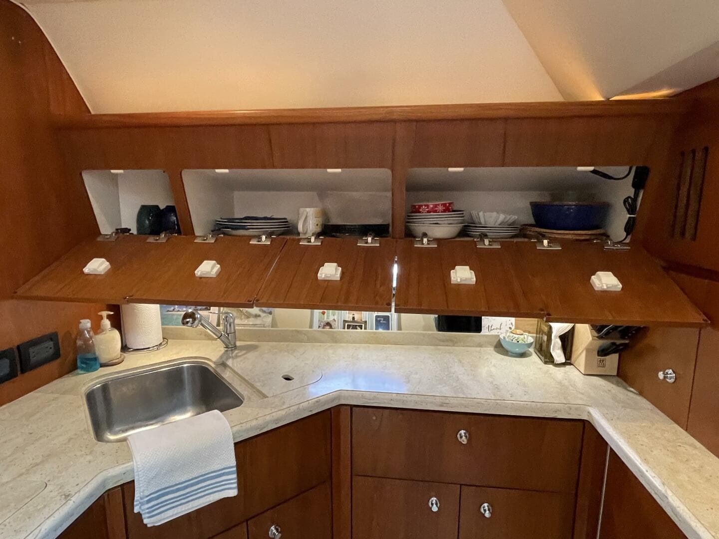 2009 Tiara Yachts 4200 Open — photo 70