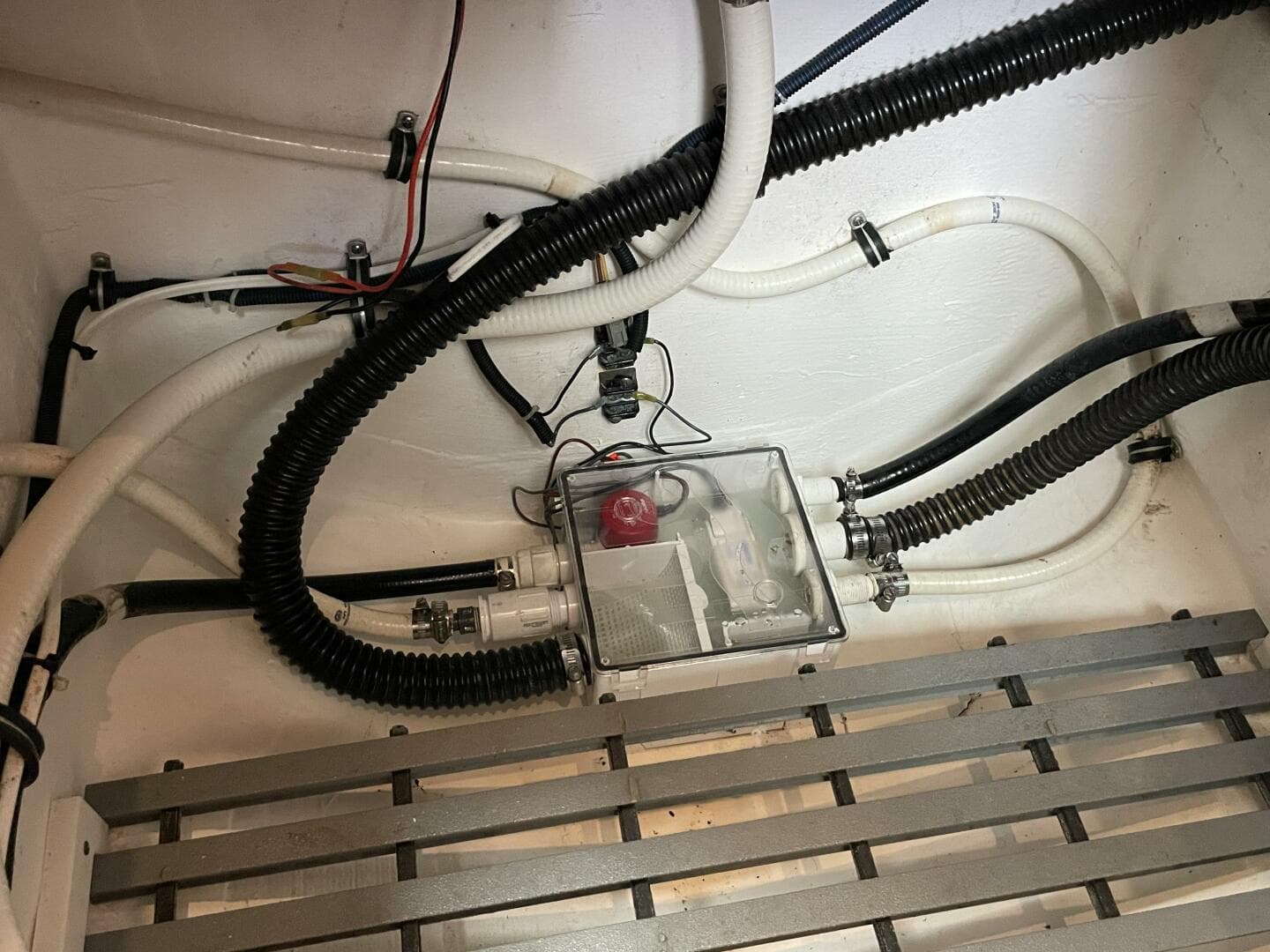 2009 Tiara Yachts 4200 Open — photo 88