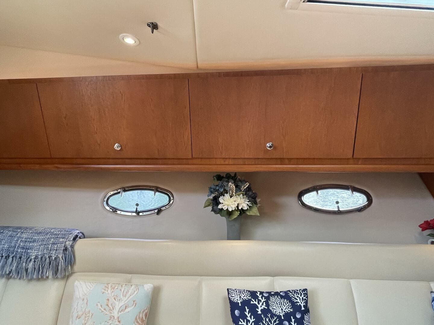 2009 Tiara Yachts 4200 Open — photo 50