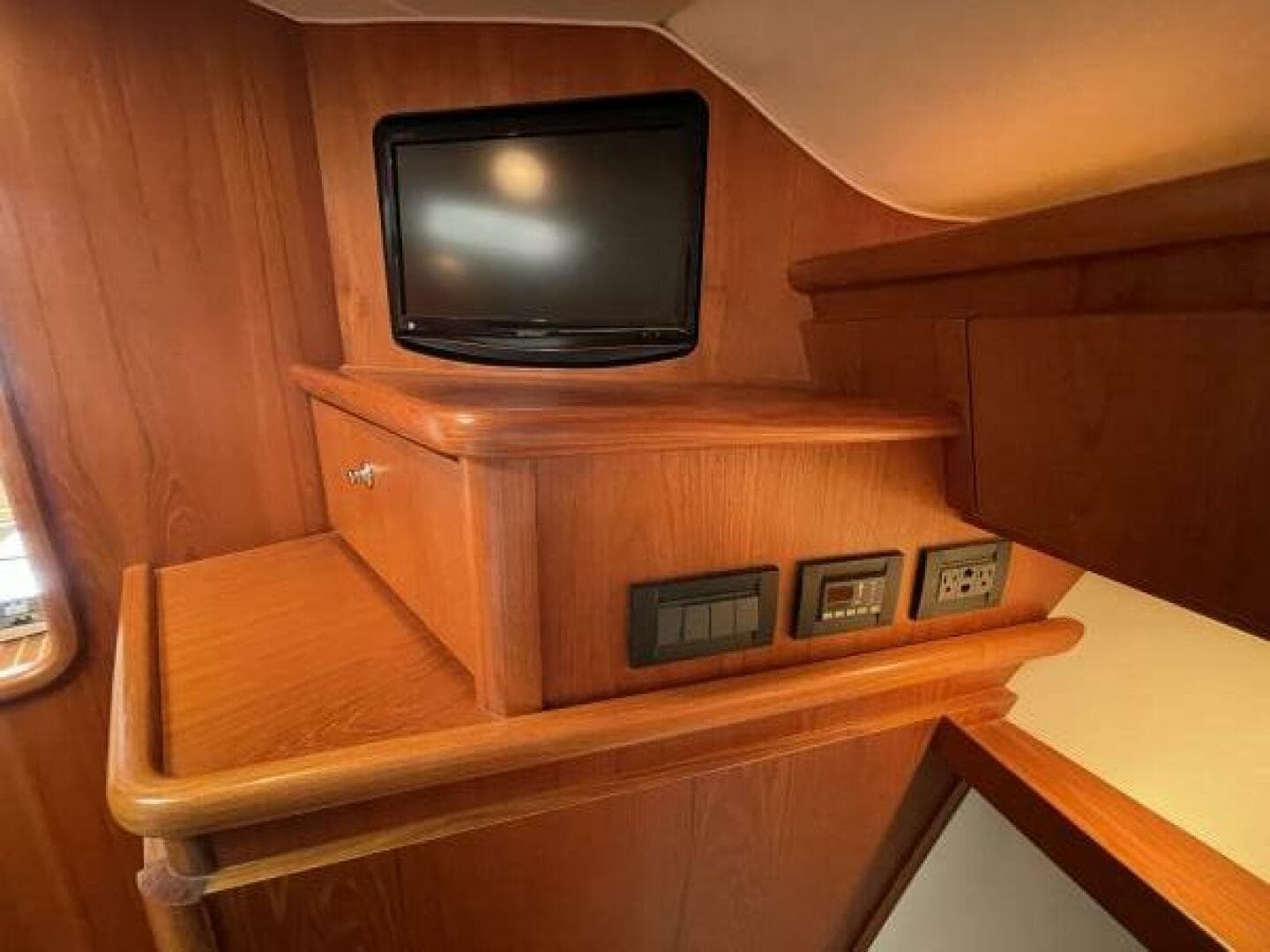 2009 Tiara Yachts 4200 Open — photo 60