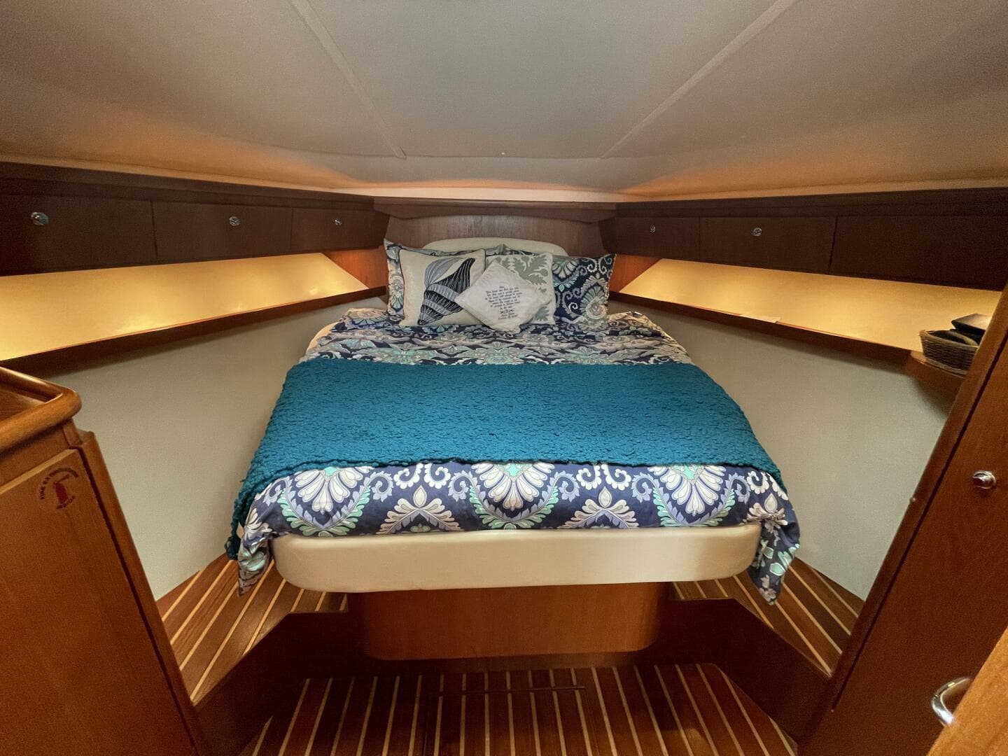 2009 Tiara Yachts 4200 Open — photo 57