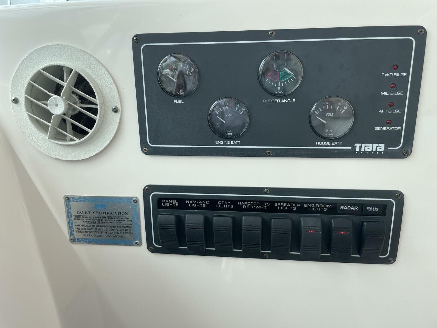 2009 Tiara Yachts 4200 Open — photo 41