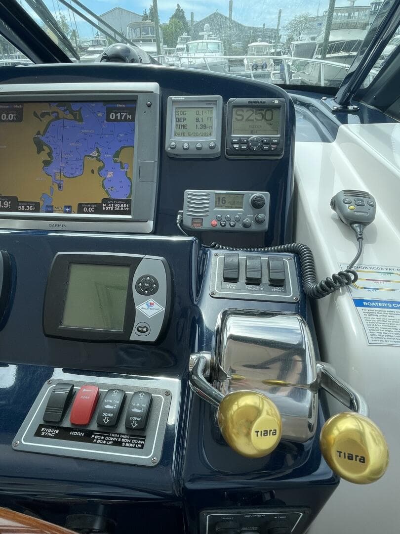 2009 Tiara Yachts 4200 Open — photo 38