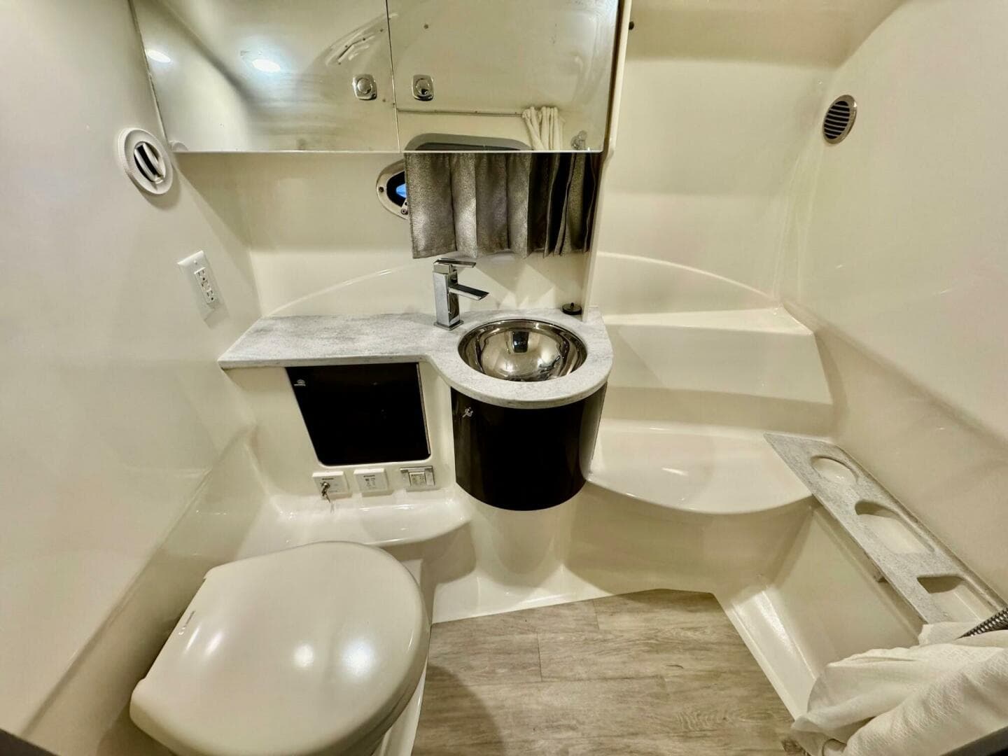 2016 Formula 370 Super Sport — photo 8