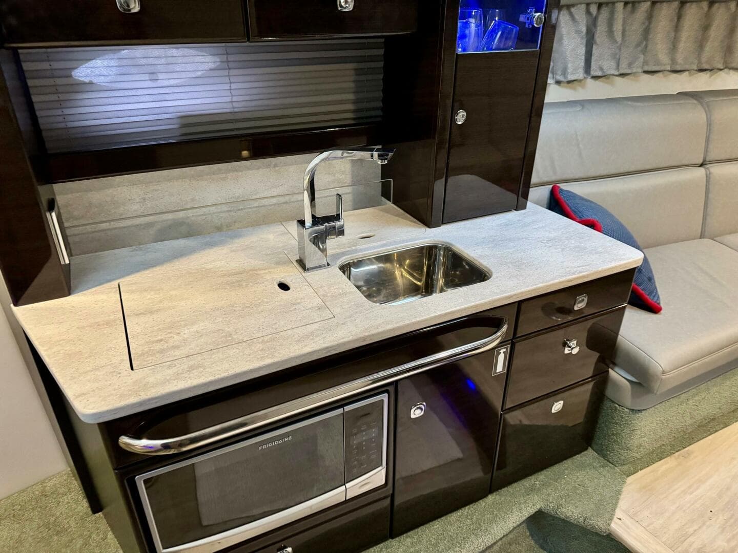 2016 Formula 370 Super Sport — photo 3