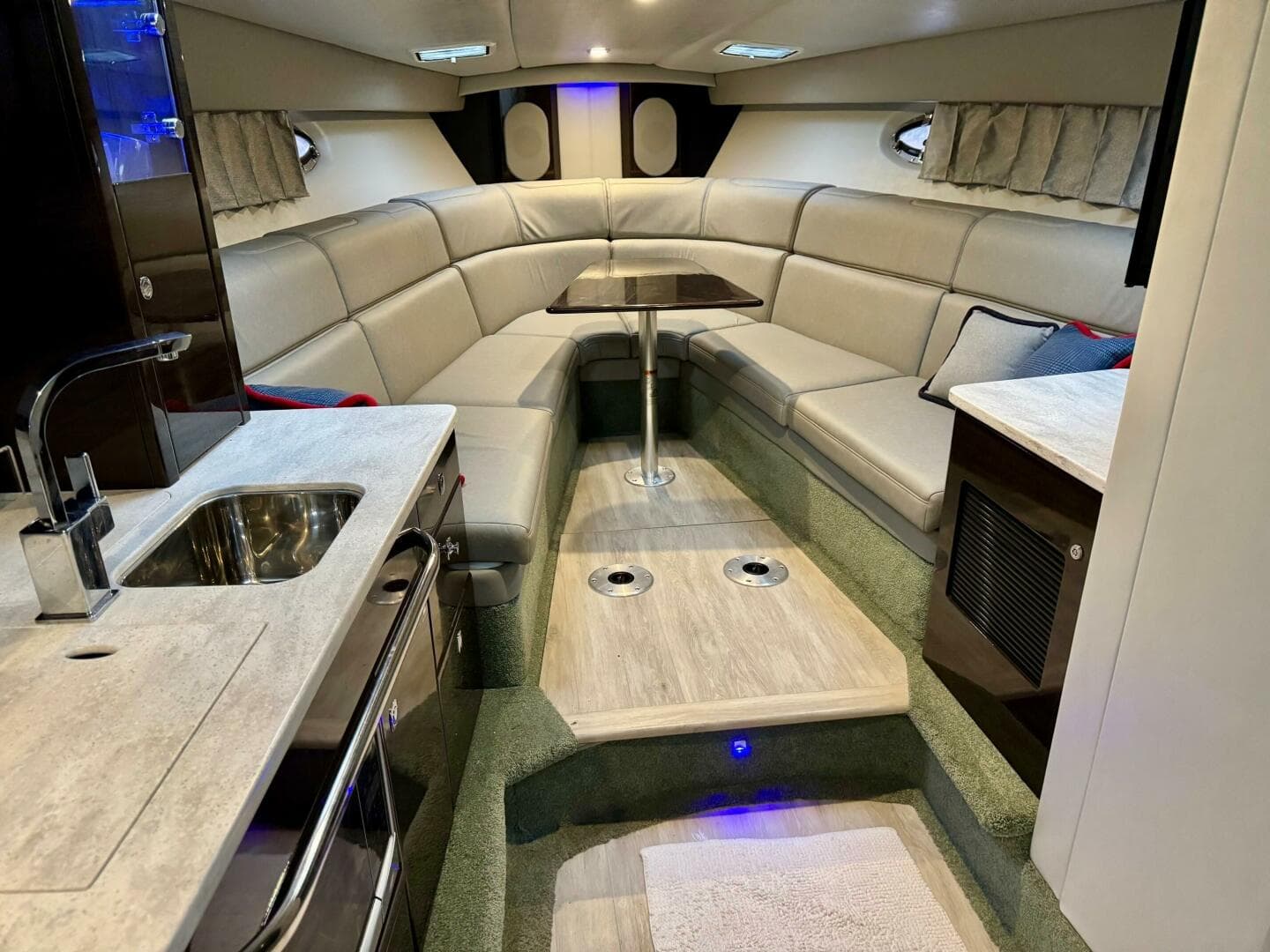 2016 Formula 370 Super Sport — photo 5