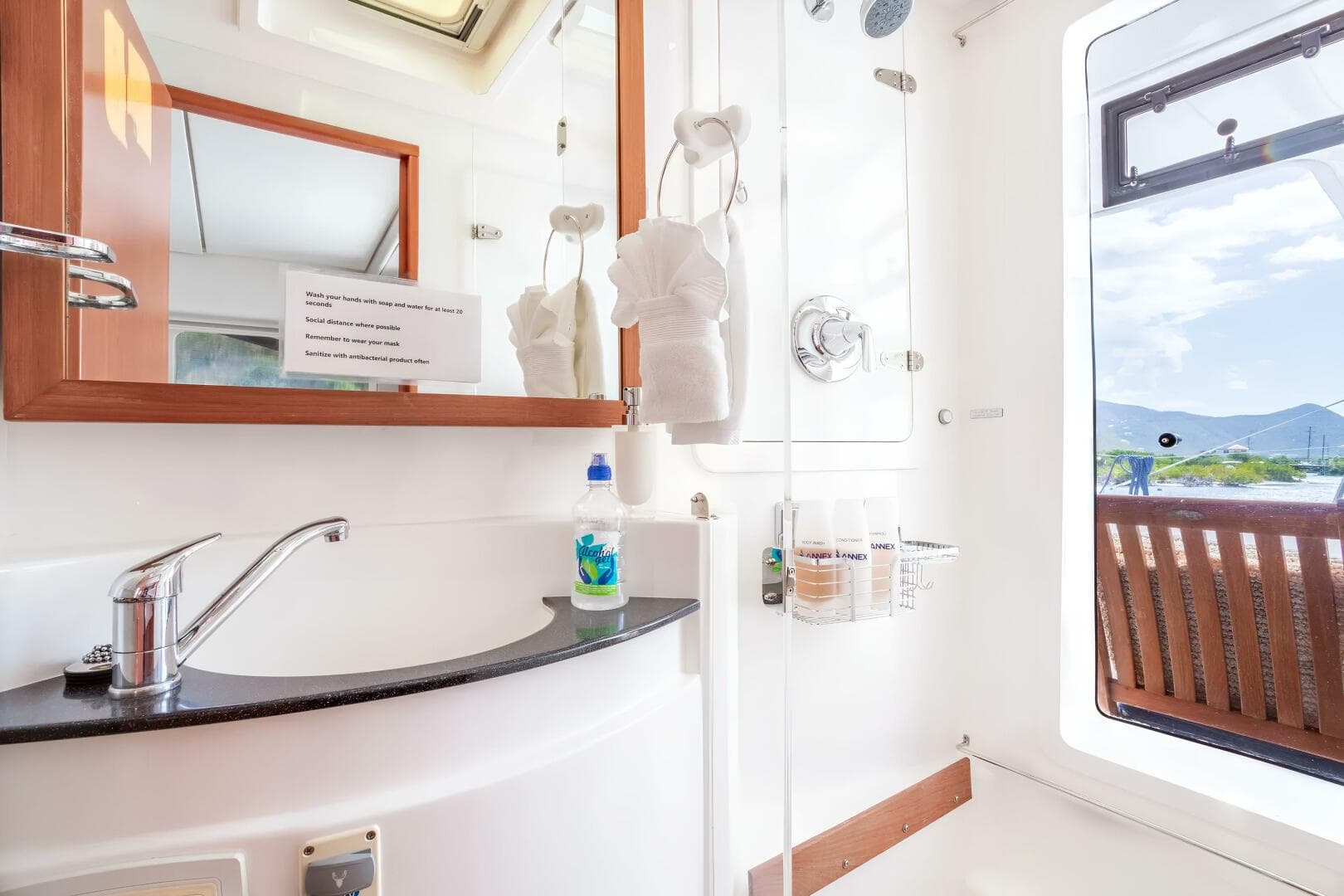 2014 Leopard 58 — photo 35