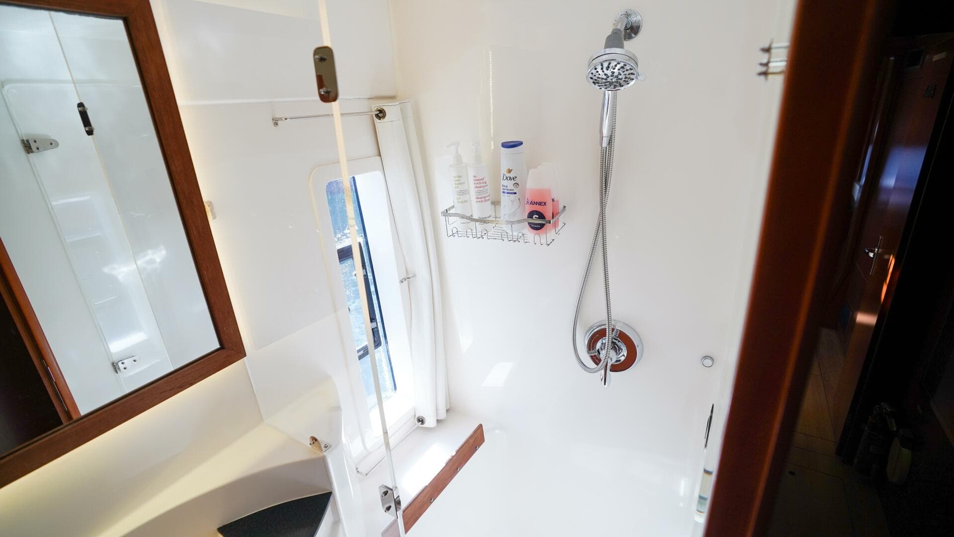 2014 Leopard 58 — photo 30