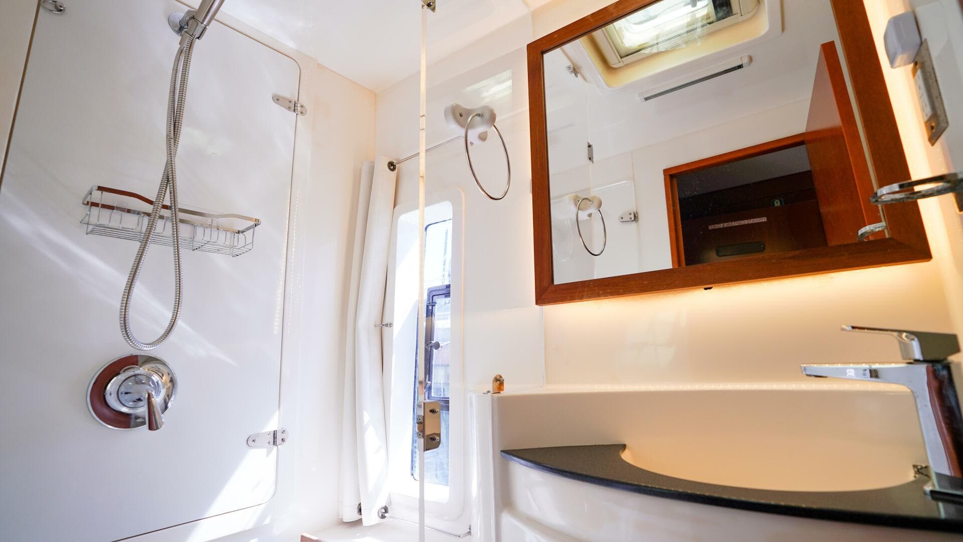 2014 Leopard 58 — photo 39