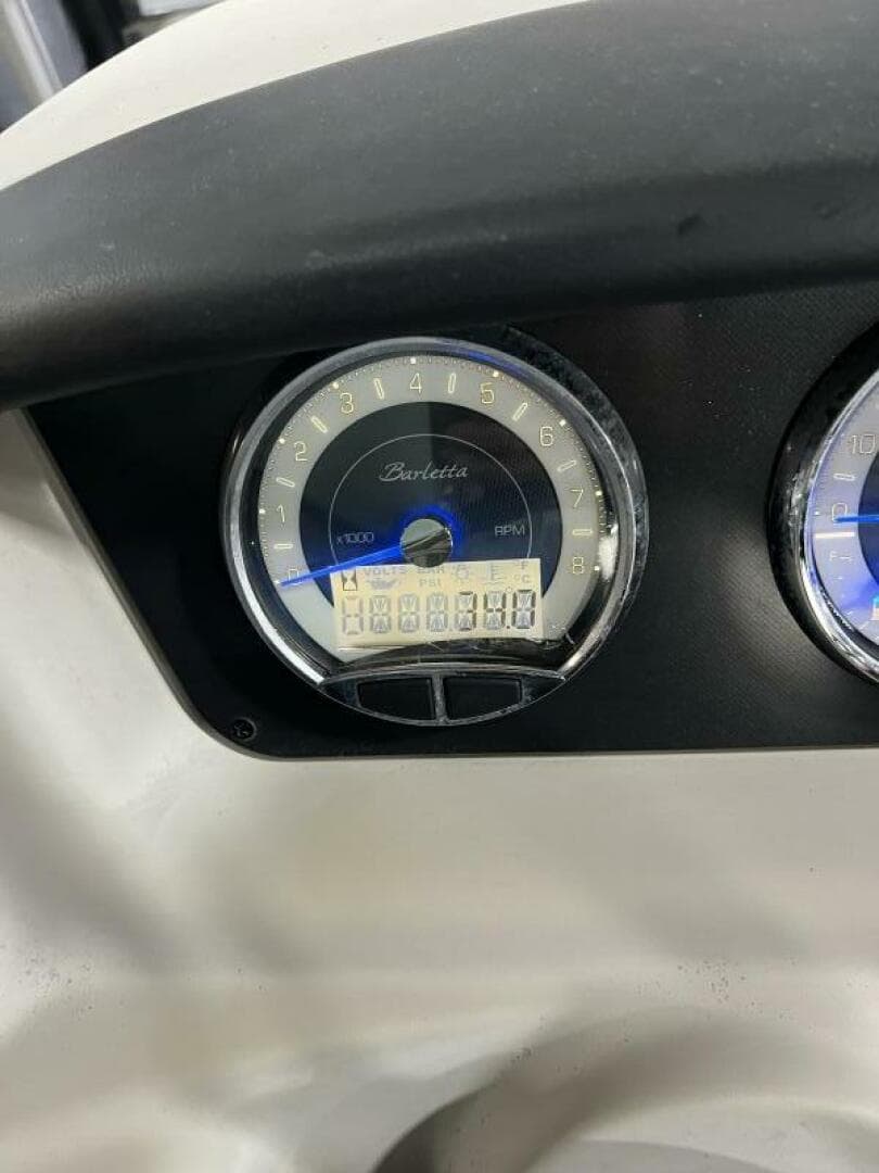 2021 Barletta Cabrio 22 Uc Tri-Toon — photo 9