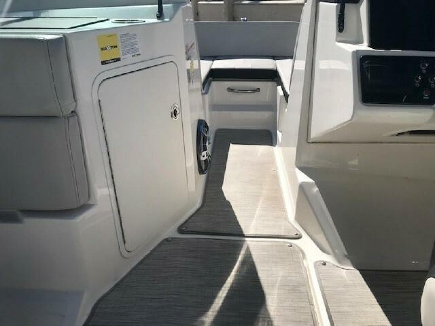 2022 Sea Ray Spx 190 OB — photo 19