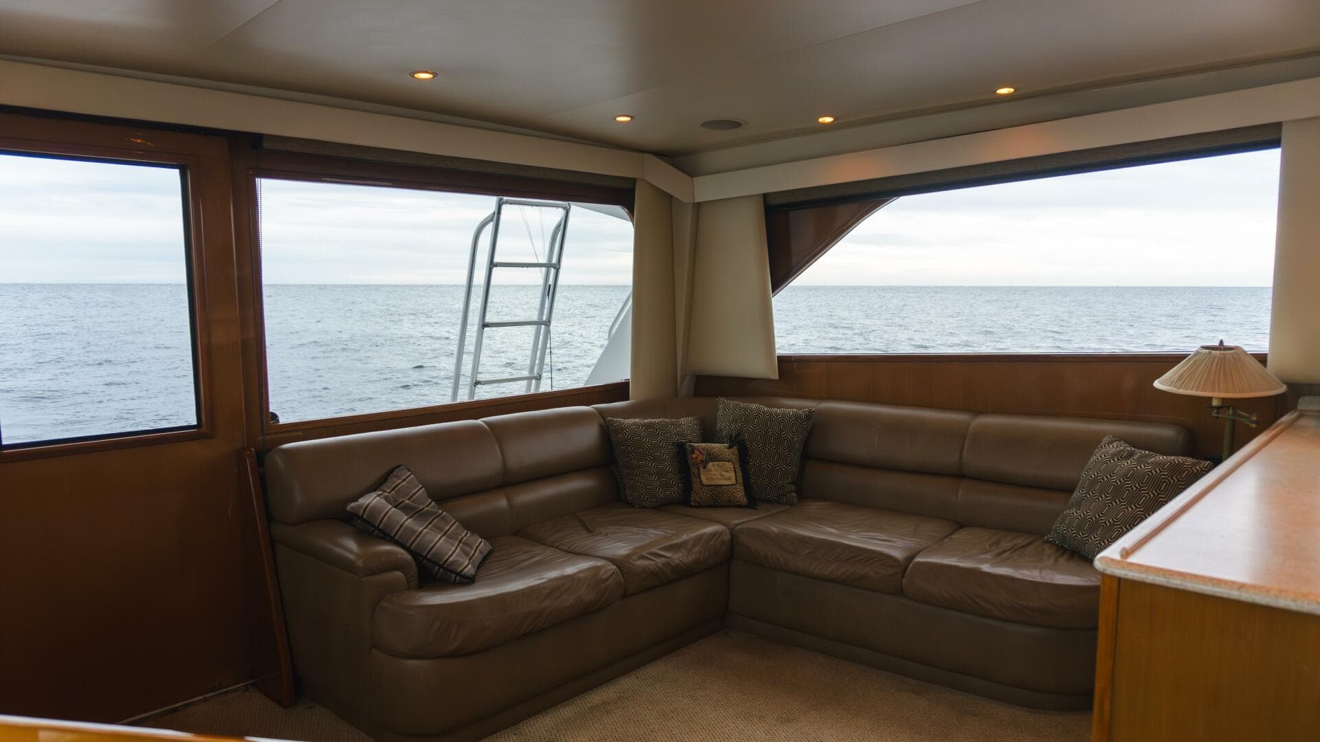 2000 Viking 55 Convertible — photo 7