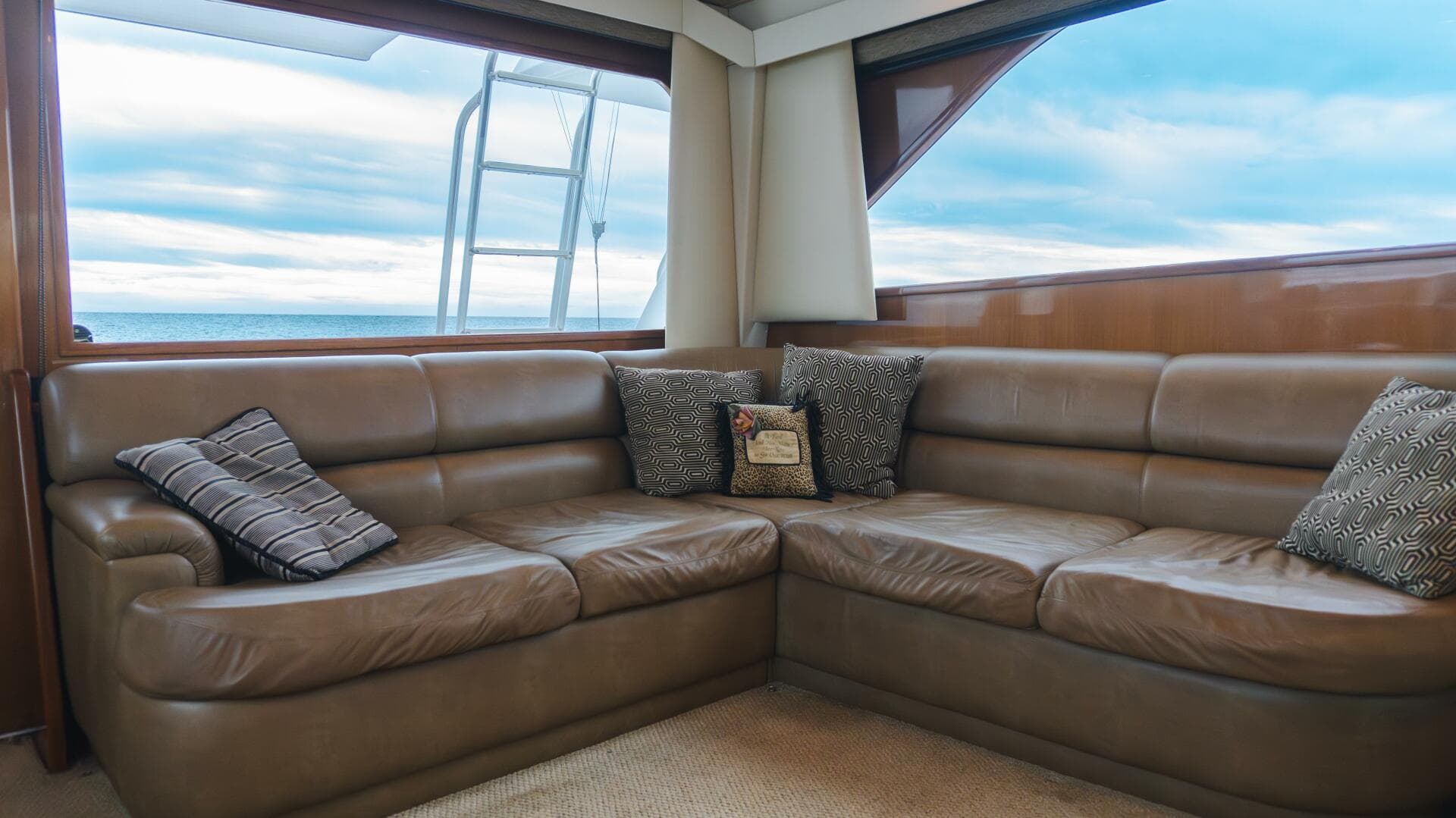 2000 Viking 55 Convertible — photo 8