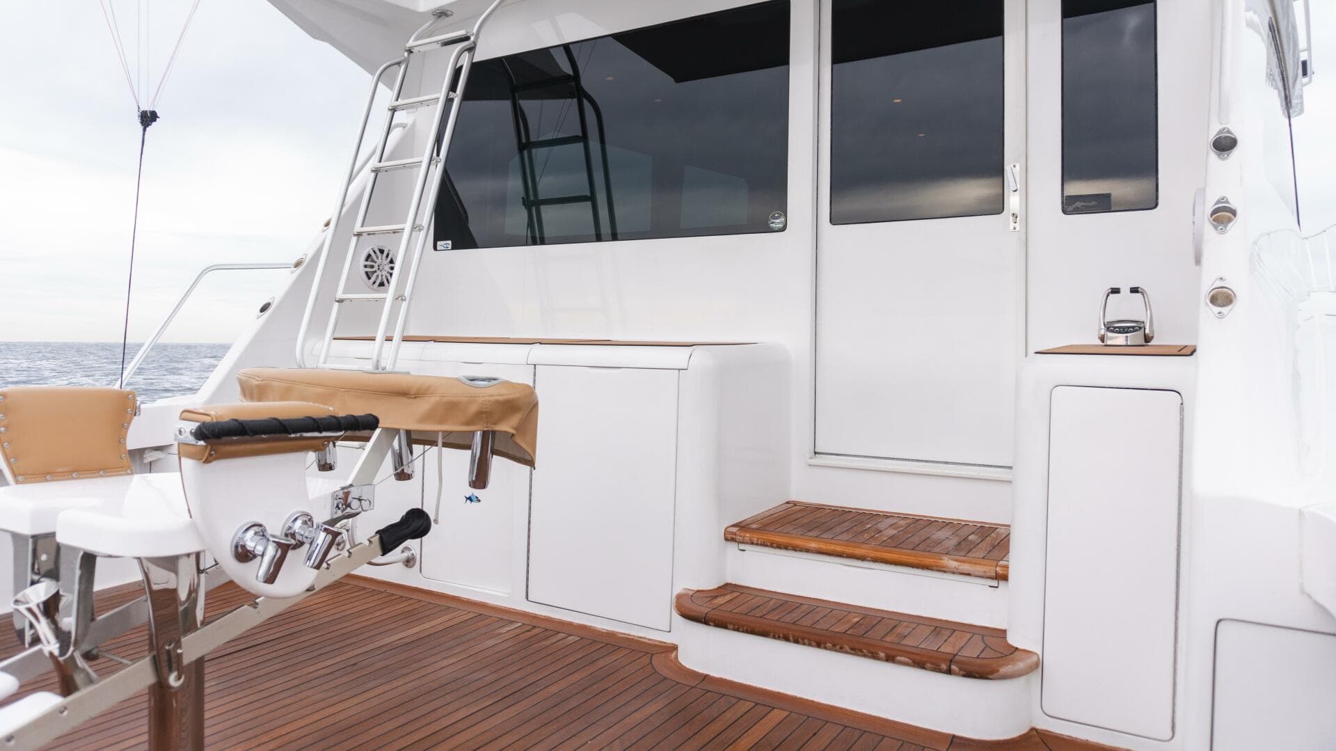 2000 Viking 55 Convertible — photo 15