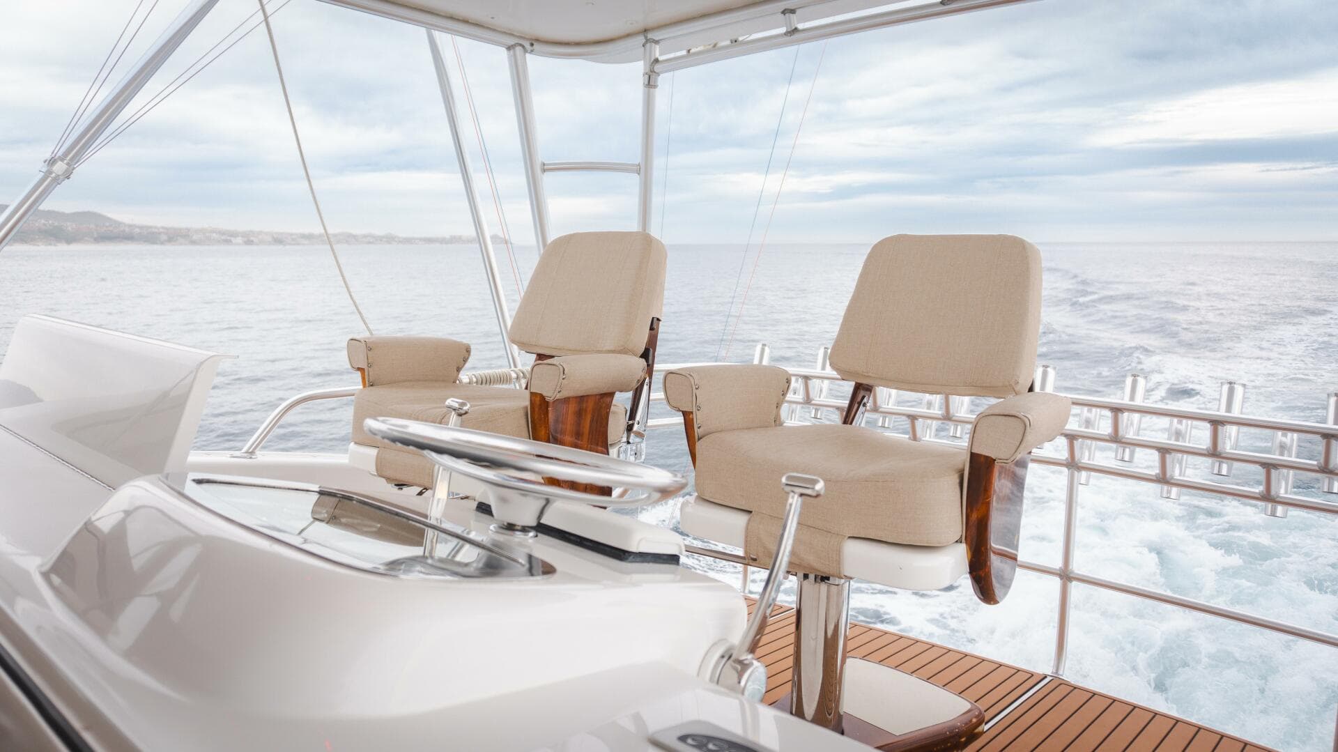 2000 Viking 55 Convertible — photo 22