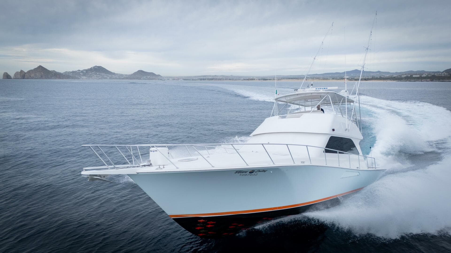 2000 Viking 55 Convertible — photo 40